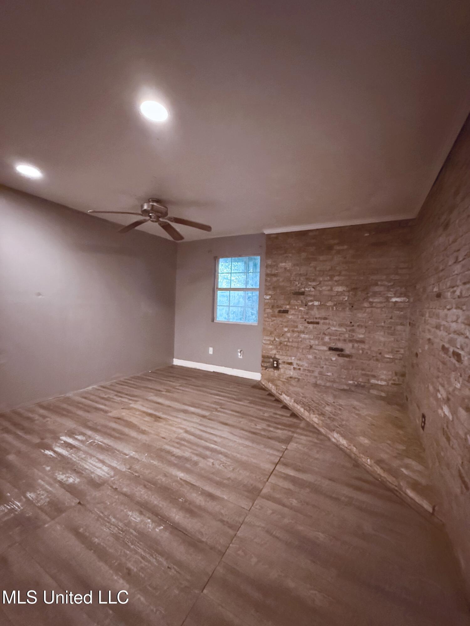 2302 Dogwood Street Property Photo 12