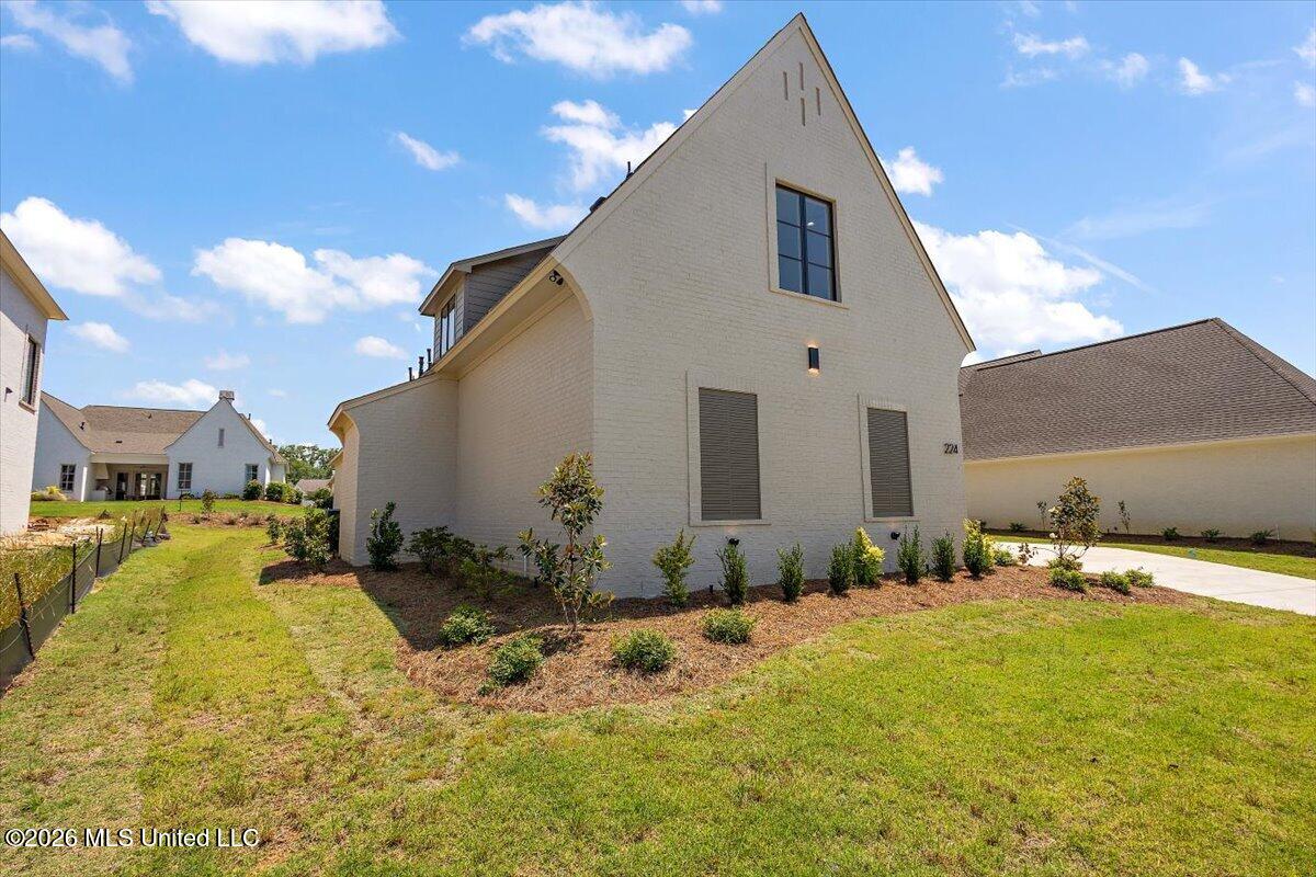 224 Welchshire Drive Property Photo 3
