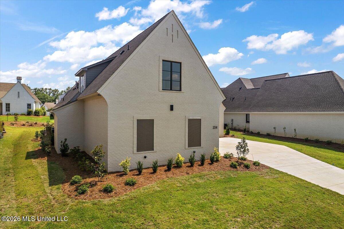 224 Welchshire Drive Property Photo 6