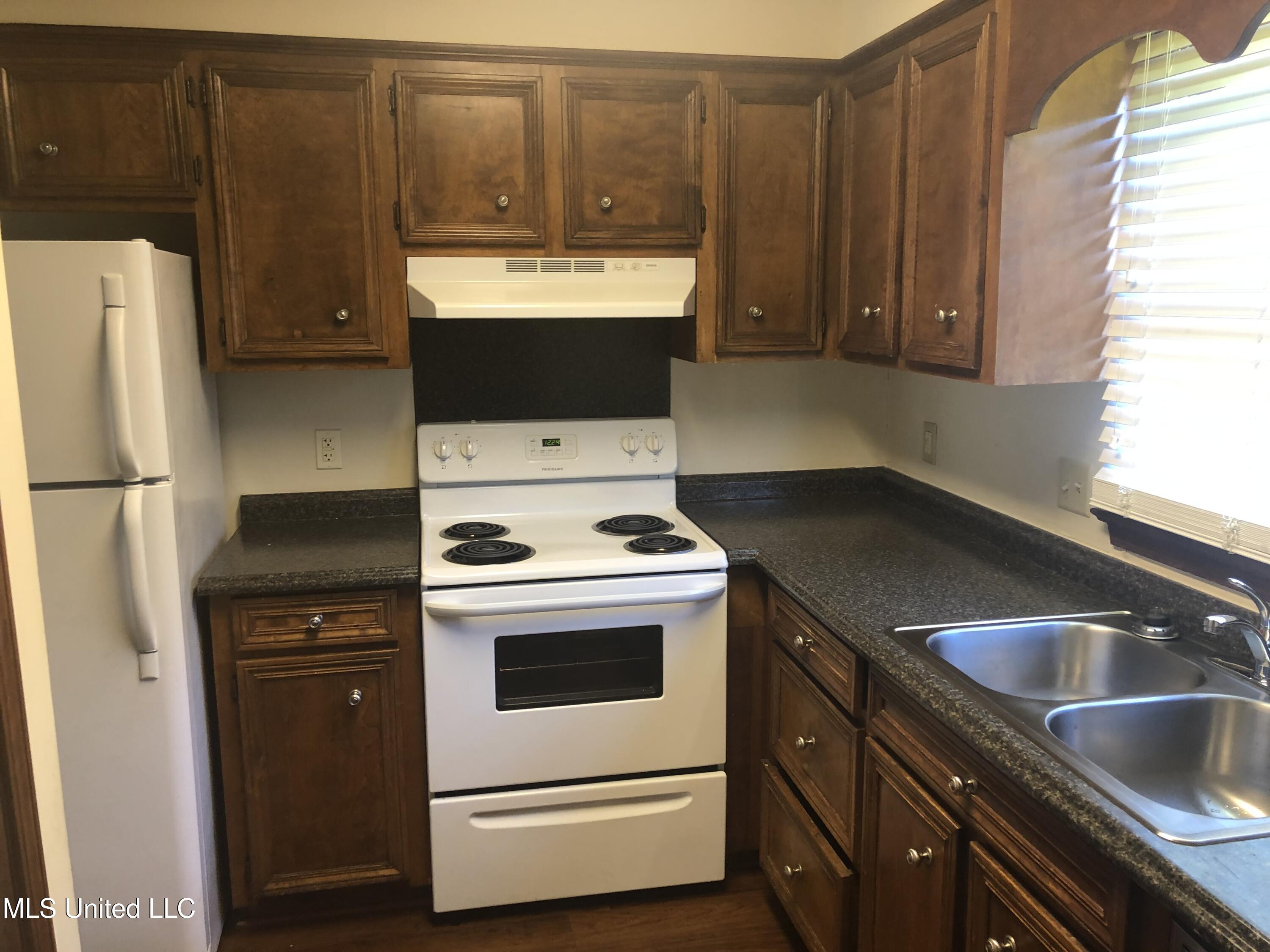 42 Northtown Road Property Photo 2