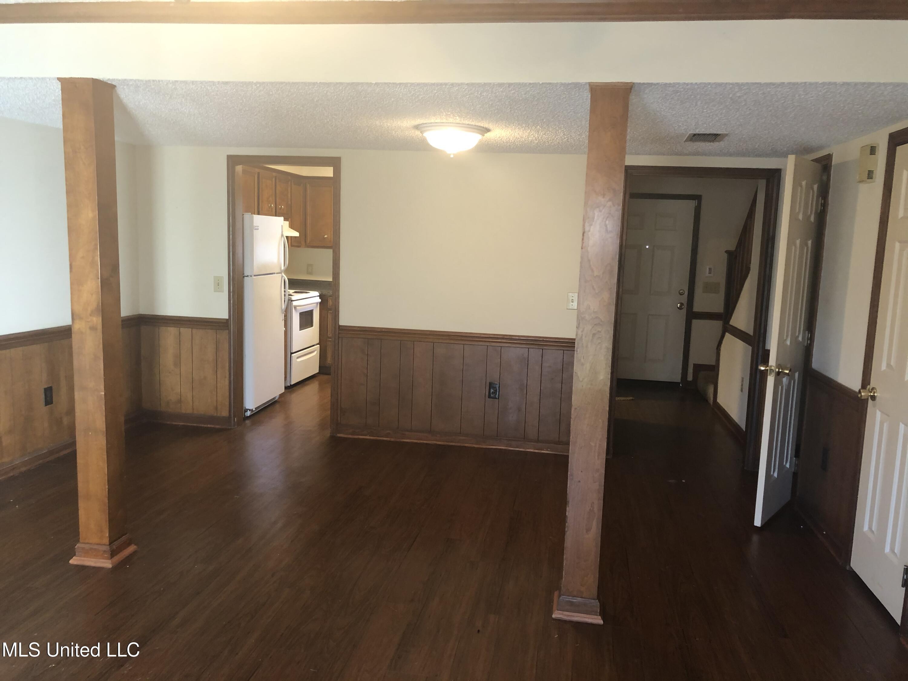 42 Northtown Road Property Photo 3