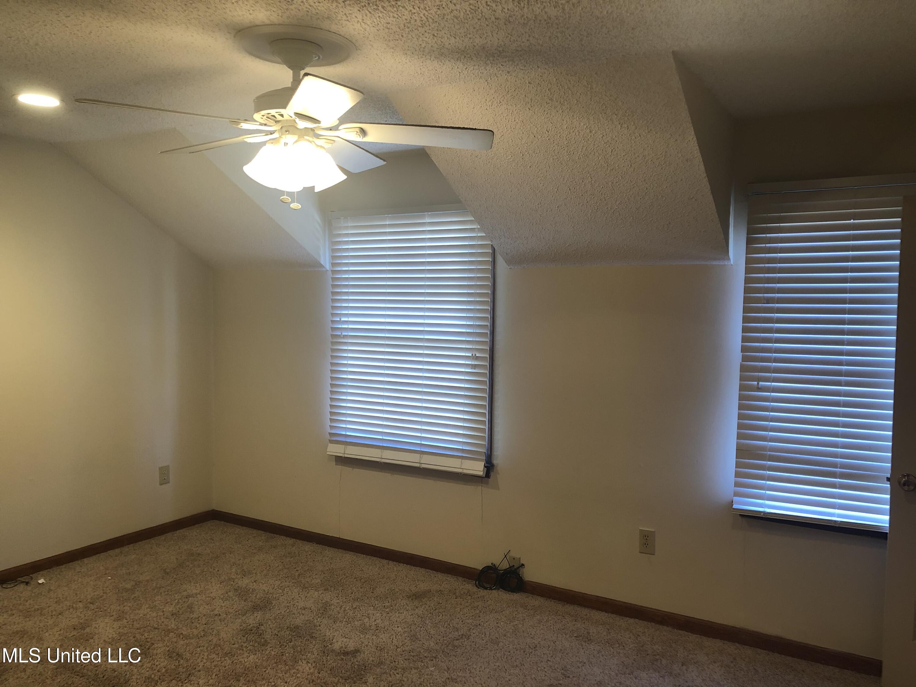 42 Northtown Road Property Photo 4