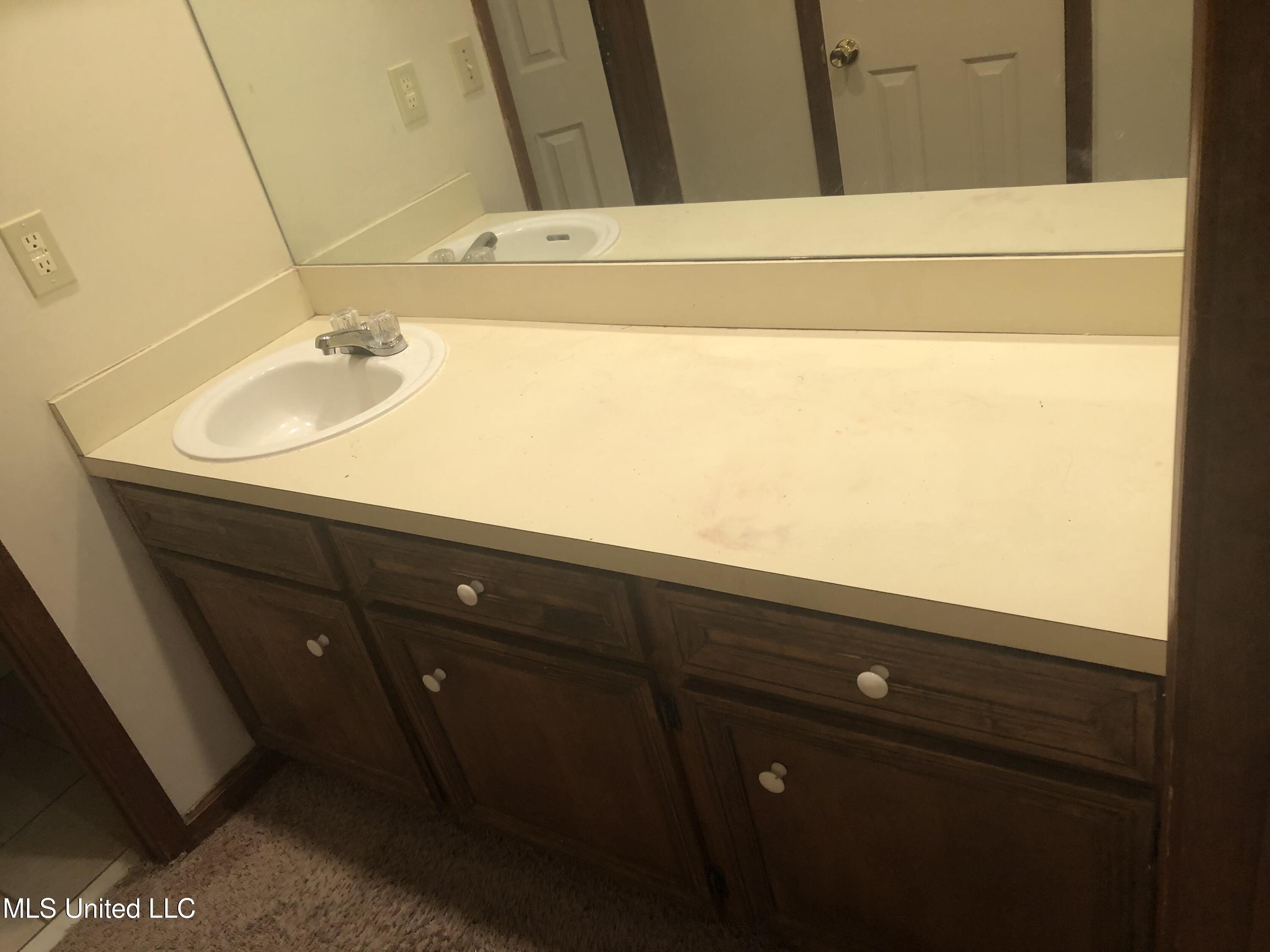 42 Northtown Road Property Photo 5