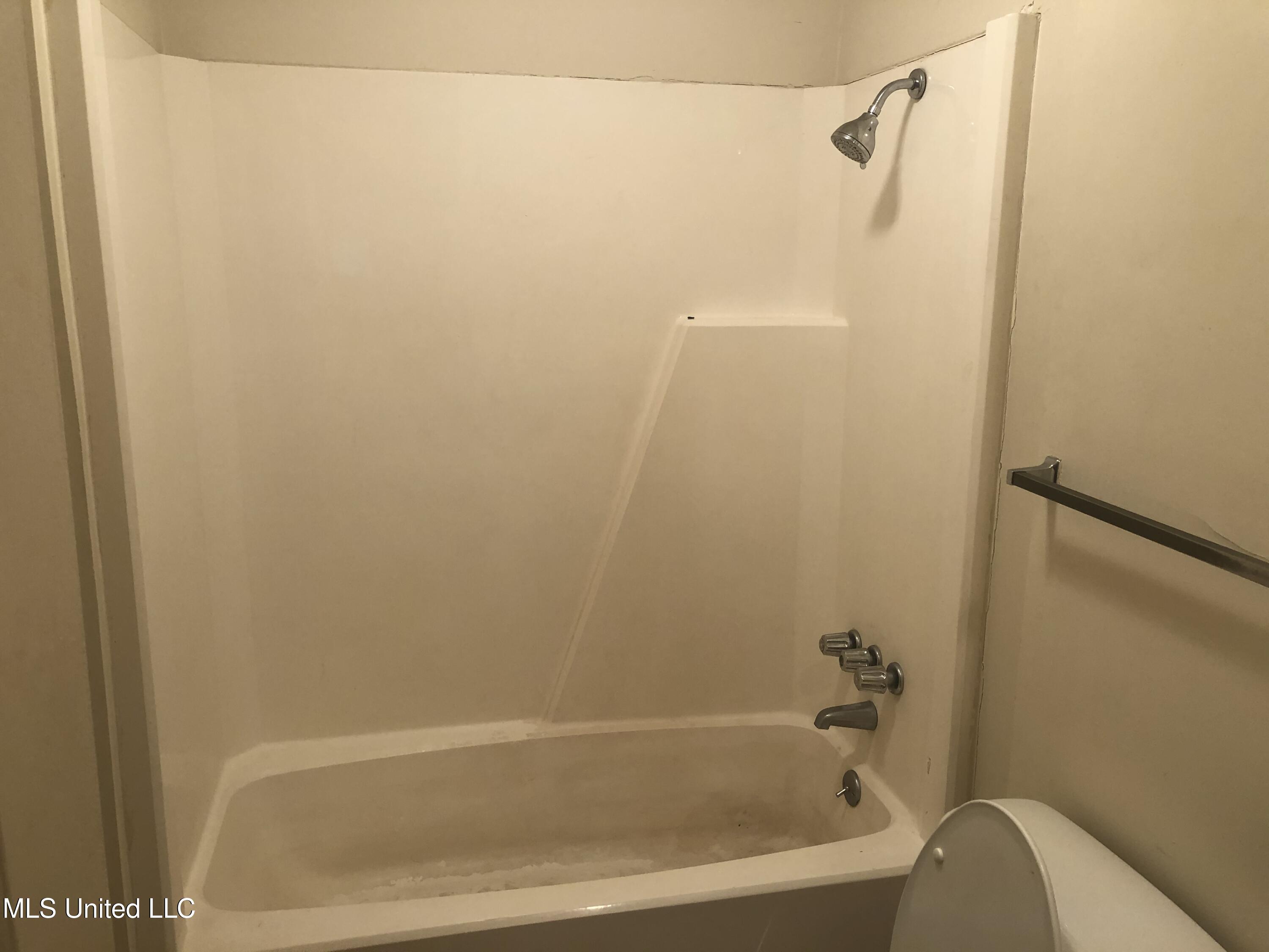 42 Northtown Road Property Photo 6