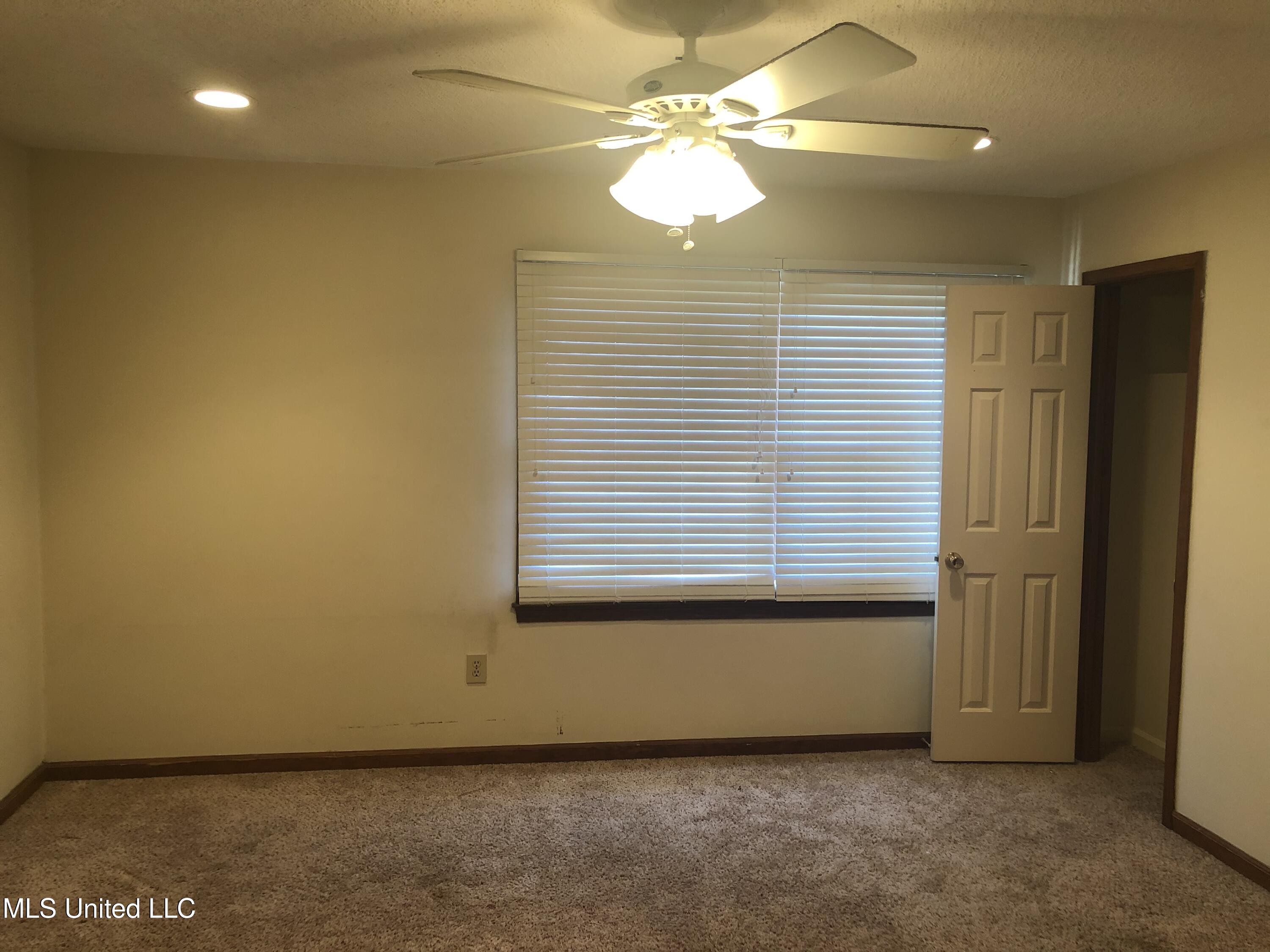 42 Northtown Road Property Photo 8