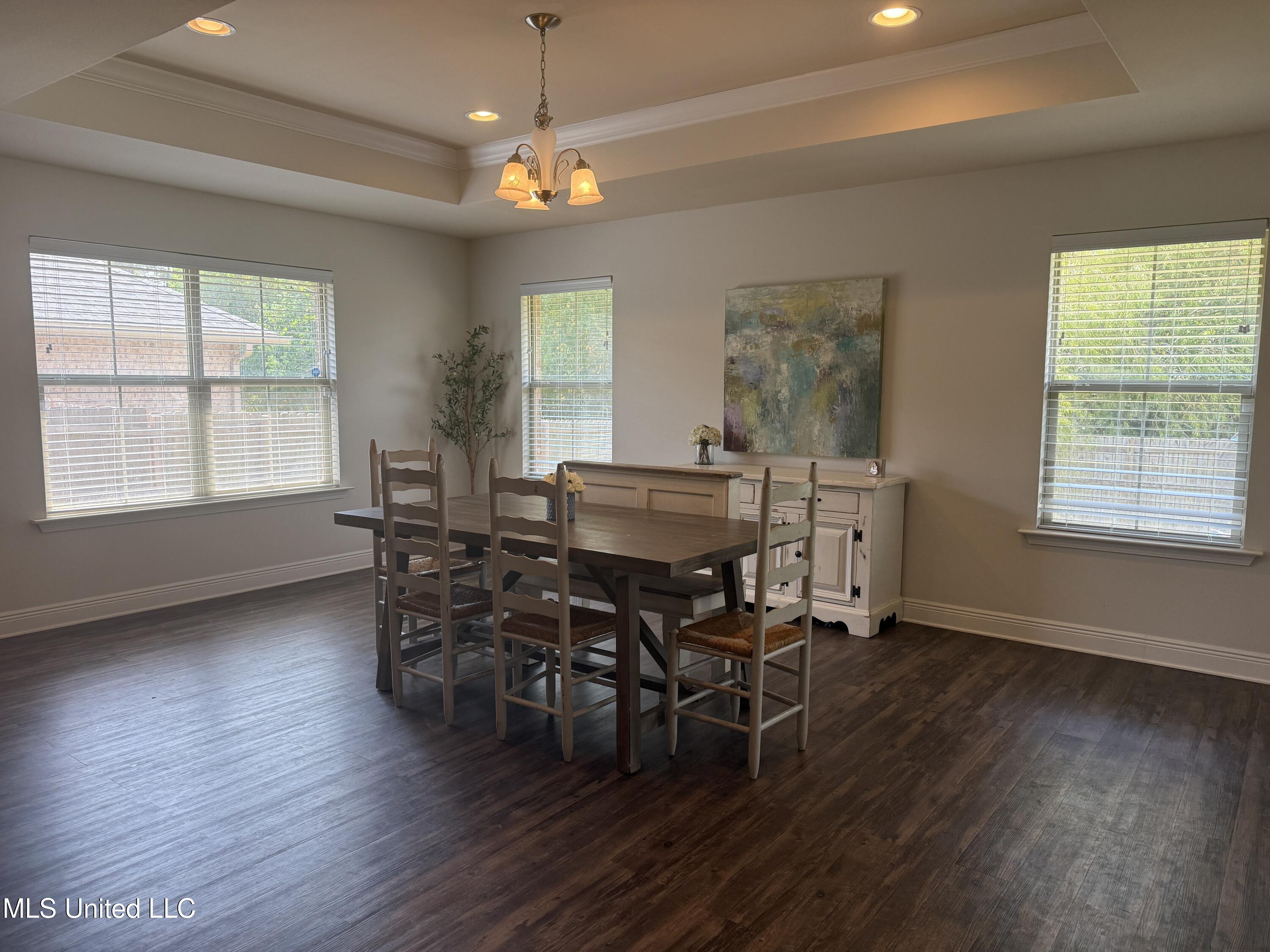 6269 Roxanne Way Property Photo 7