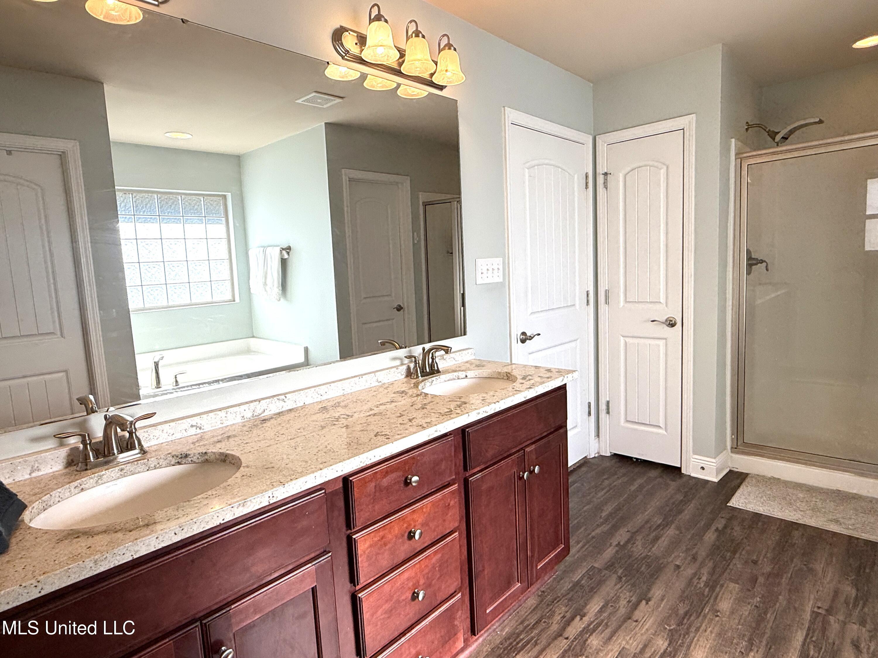 6269 Roxanne Way Property Photo 11