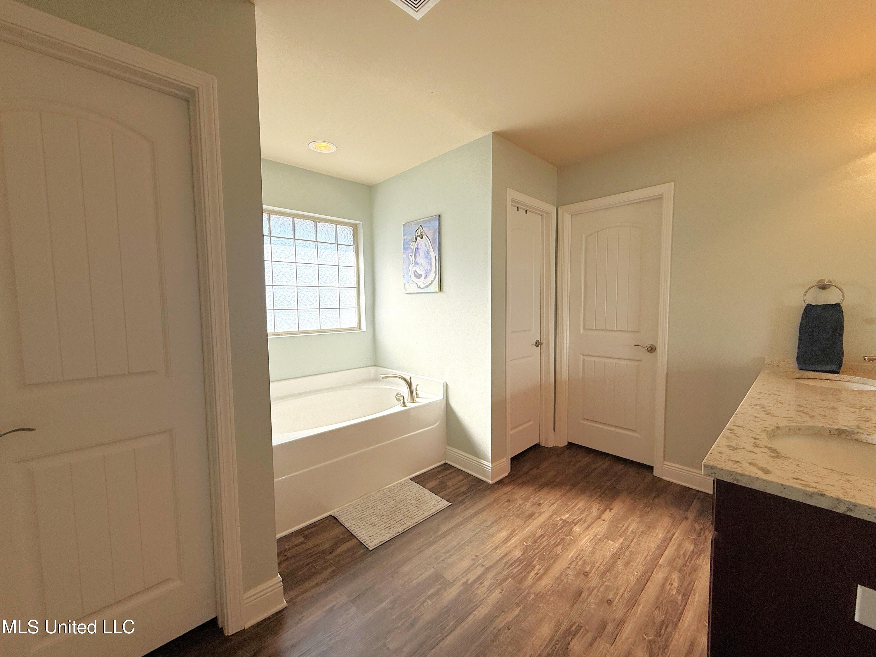 6269 Roxanne Way Property Photo 13