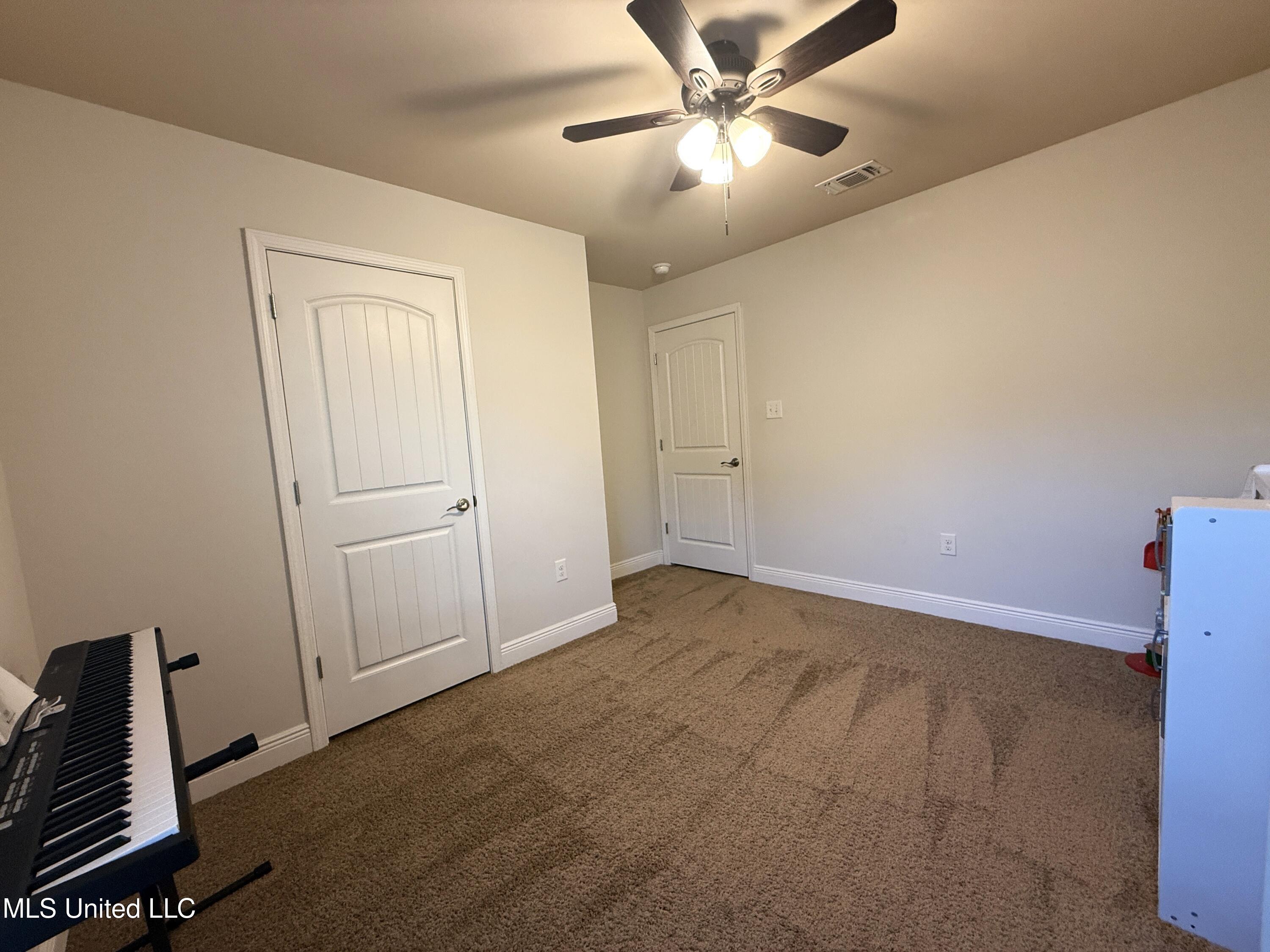 6269 Roxanne Way Property Photo 20