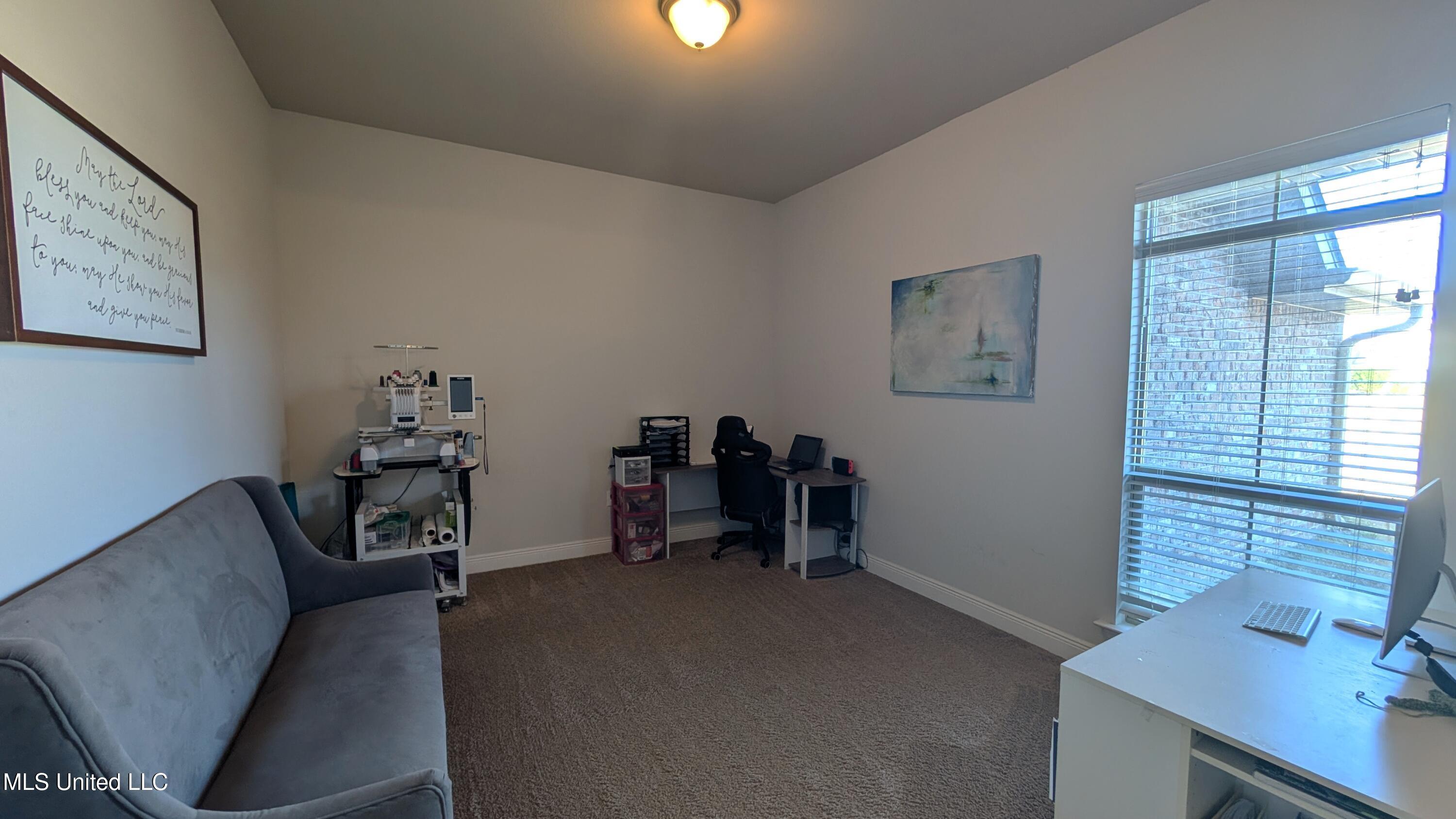 6269 Roxanne Way Property Photo 23