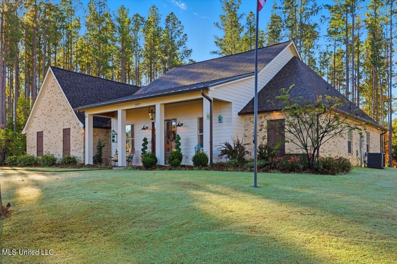 202 Lost Oak Lane Property Photo 2