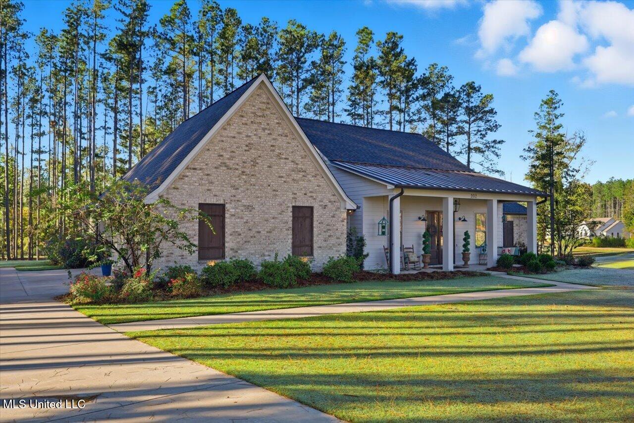 202 Lost Oak Lane Property Photo 3