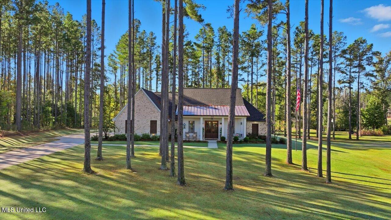 202 Lost Oak Lane Property Photo 5