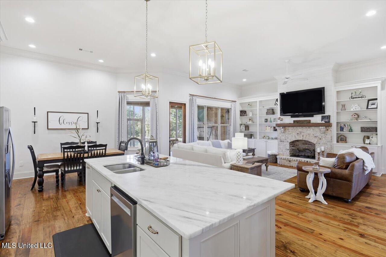 202 Lost Oak Lane Property Photo 16