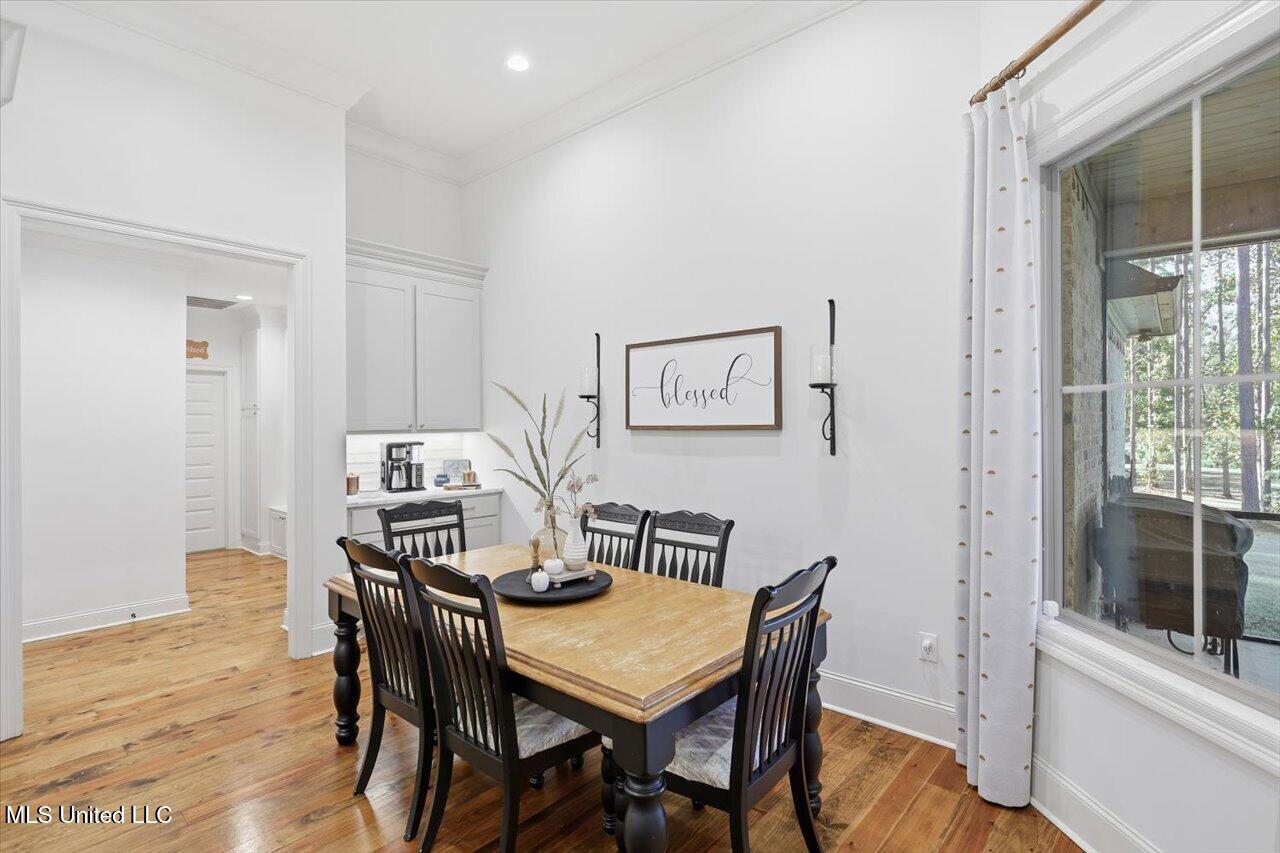 202 Lost Oak Lane Property Photo 19