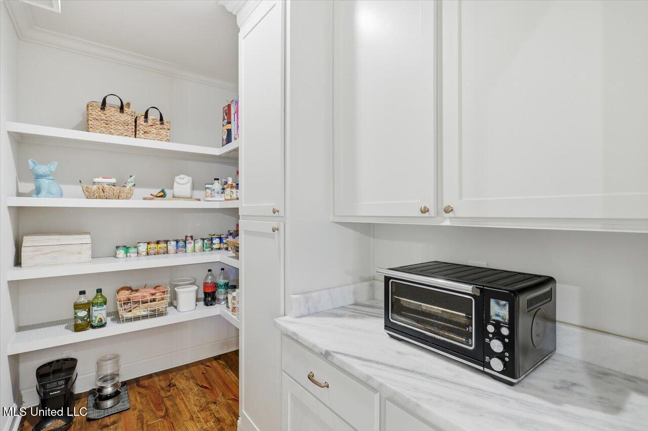 202 Lost Oak Lane Property Photo 21