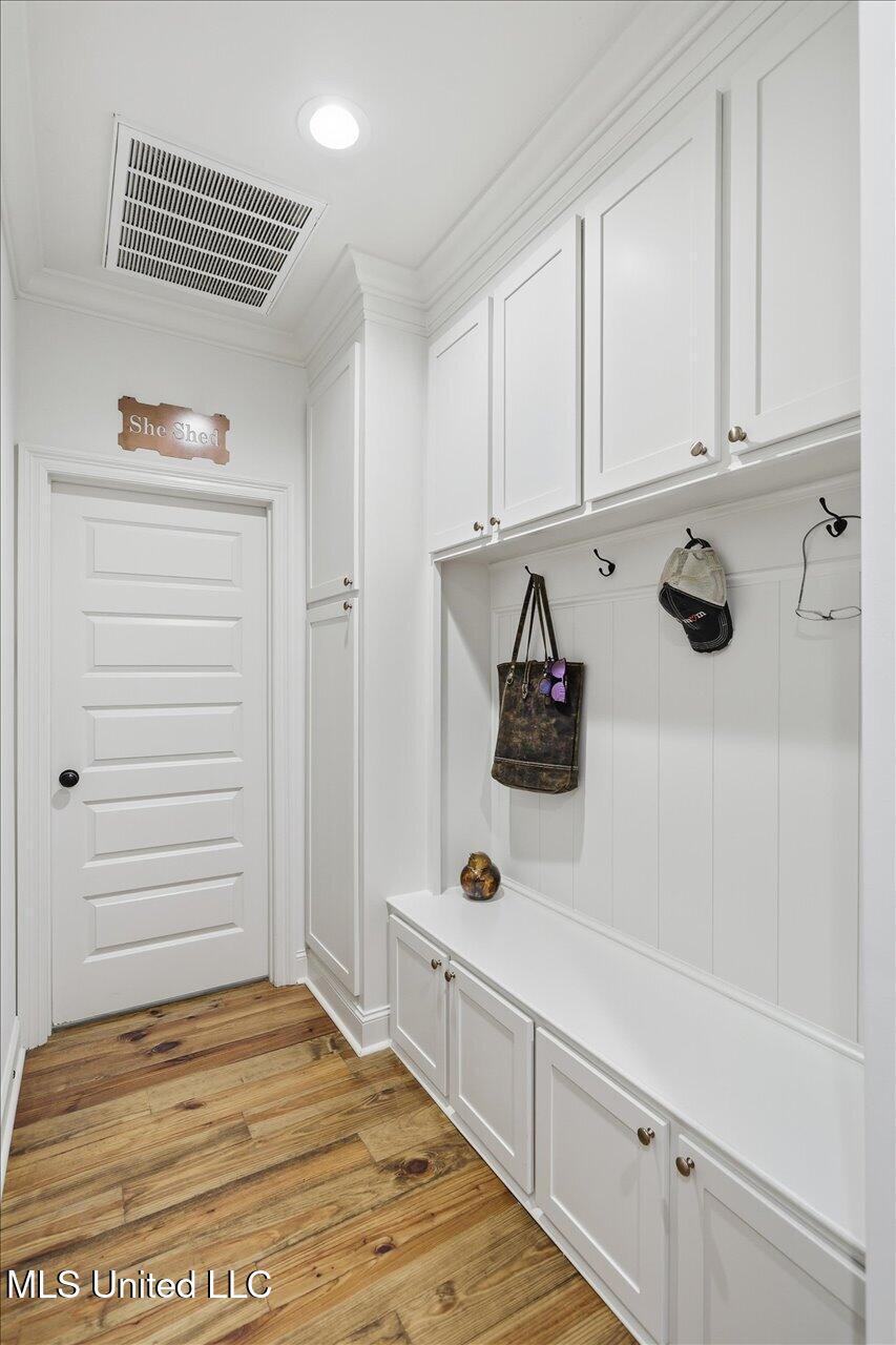 202 Lost Oak Lane Property Photo 24