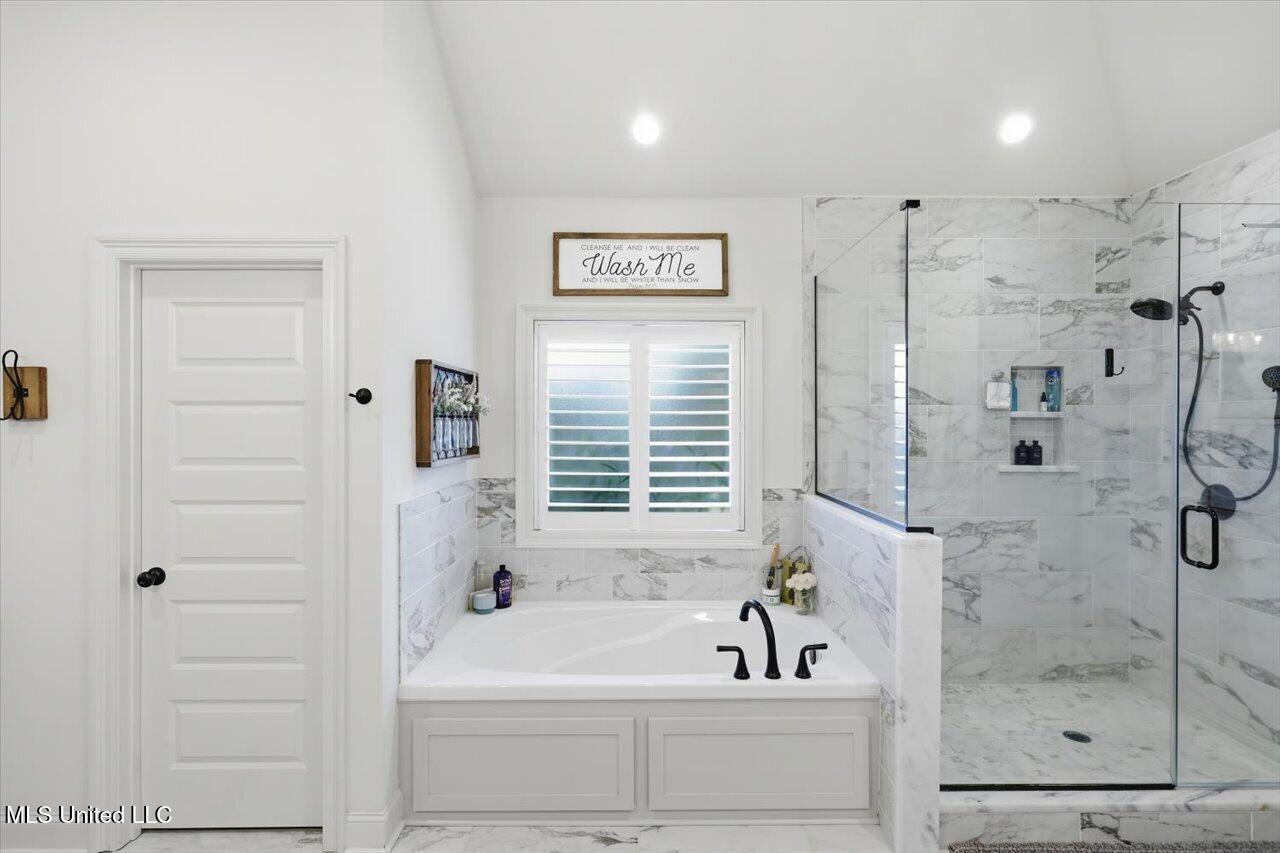 202 Lost Oak Lane Property Photo 30