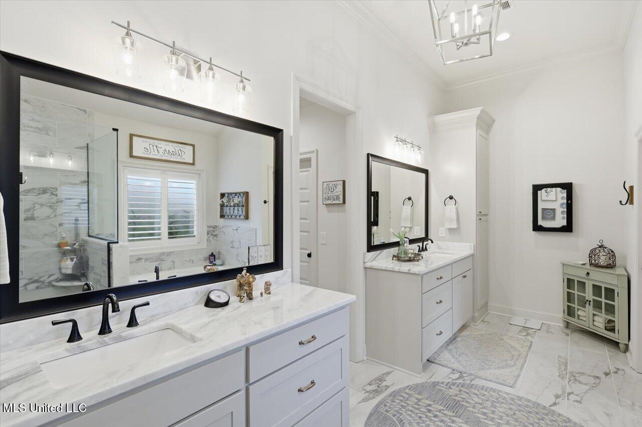 202 Lost Oak Lane Property Photo 32