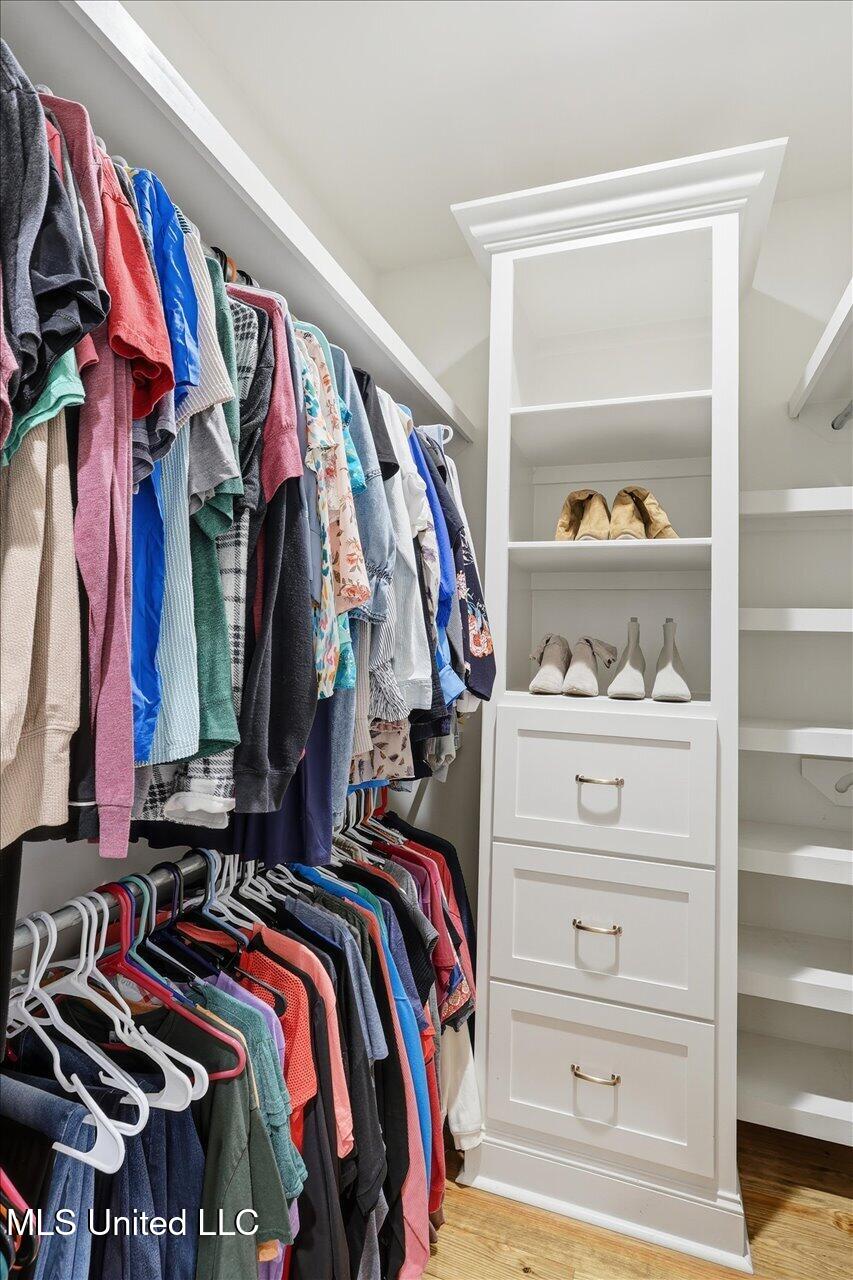 202 Lost Oak Lane Property Photo 33