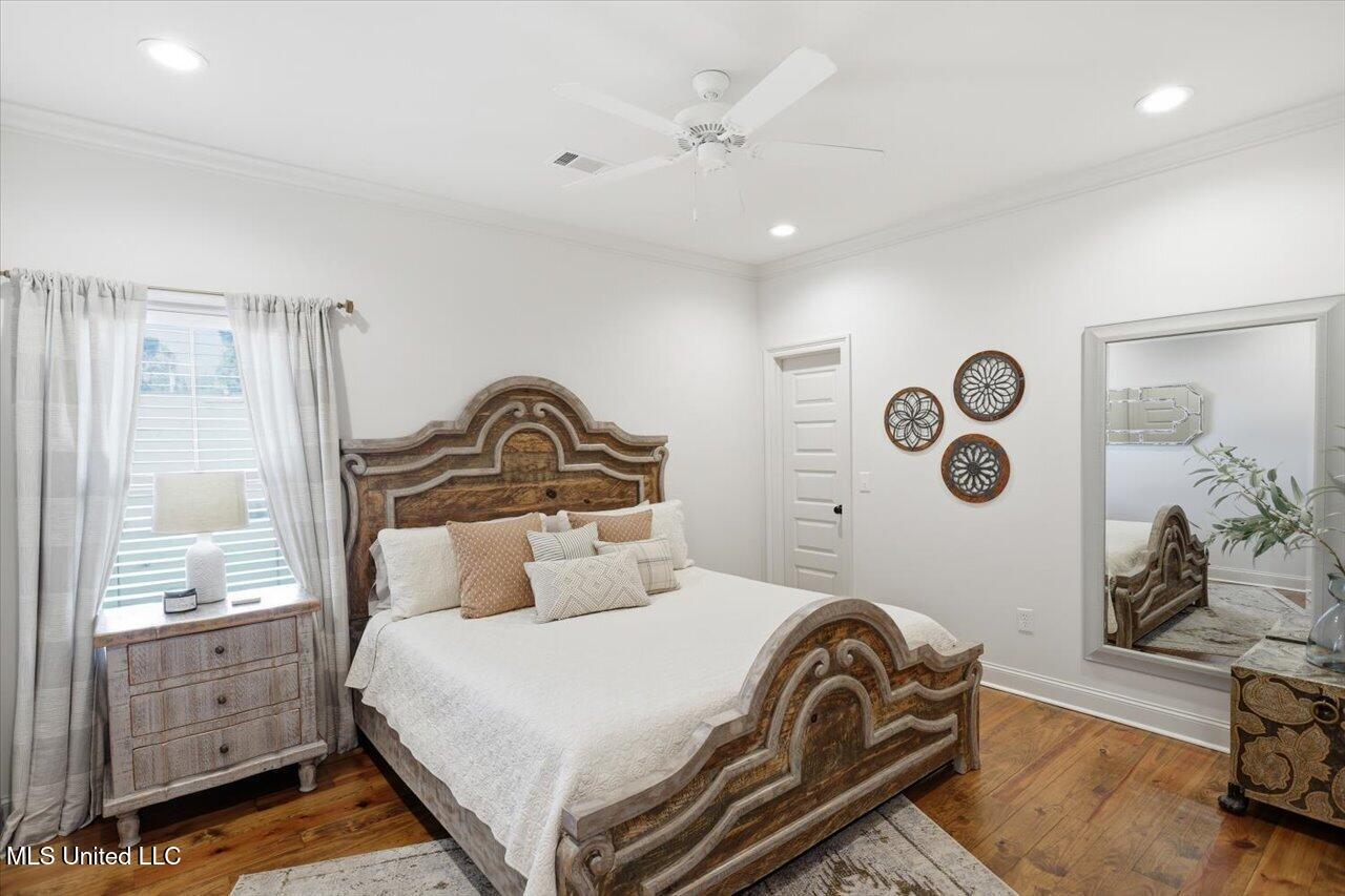 202 Lost Oak Lane Property Photo 35