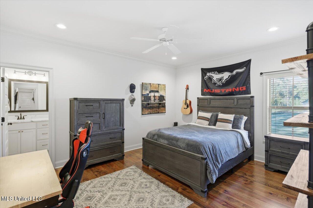 202 Lost Oak Lane Property Photo 38