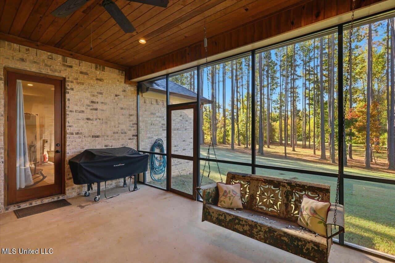 202 Lost Oak Lane Property Photo 42