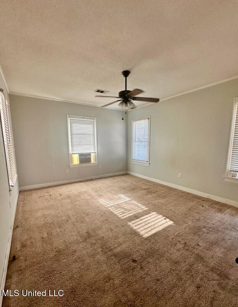 711 Bell Avenue Property Photo 6