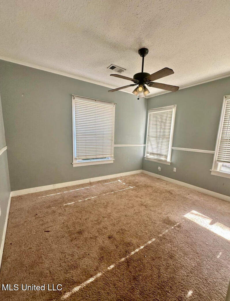 711 Bell Avenue Property Photo 7