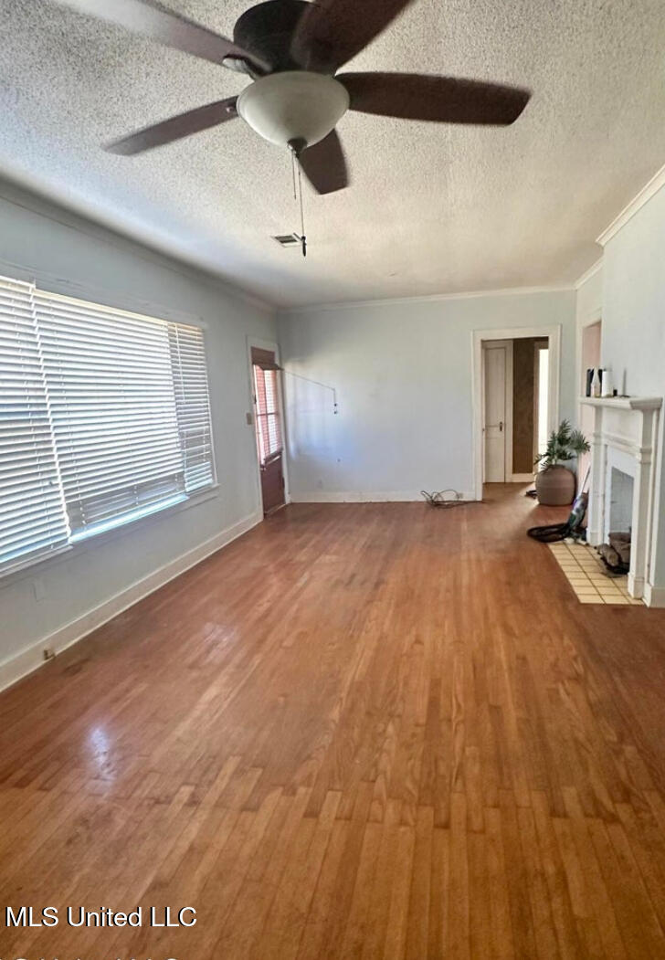 711 Bell Avenue Property Photo 8