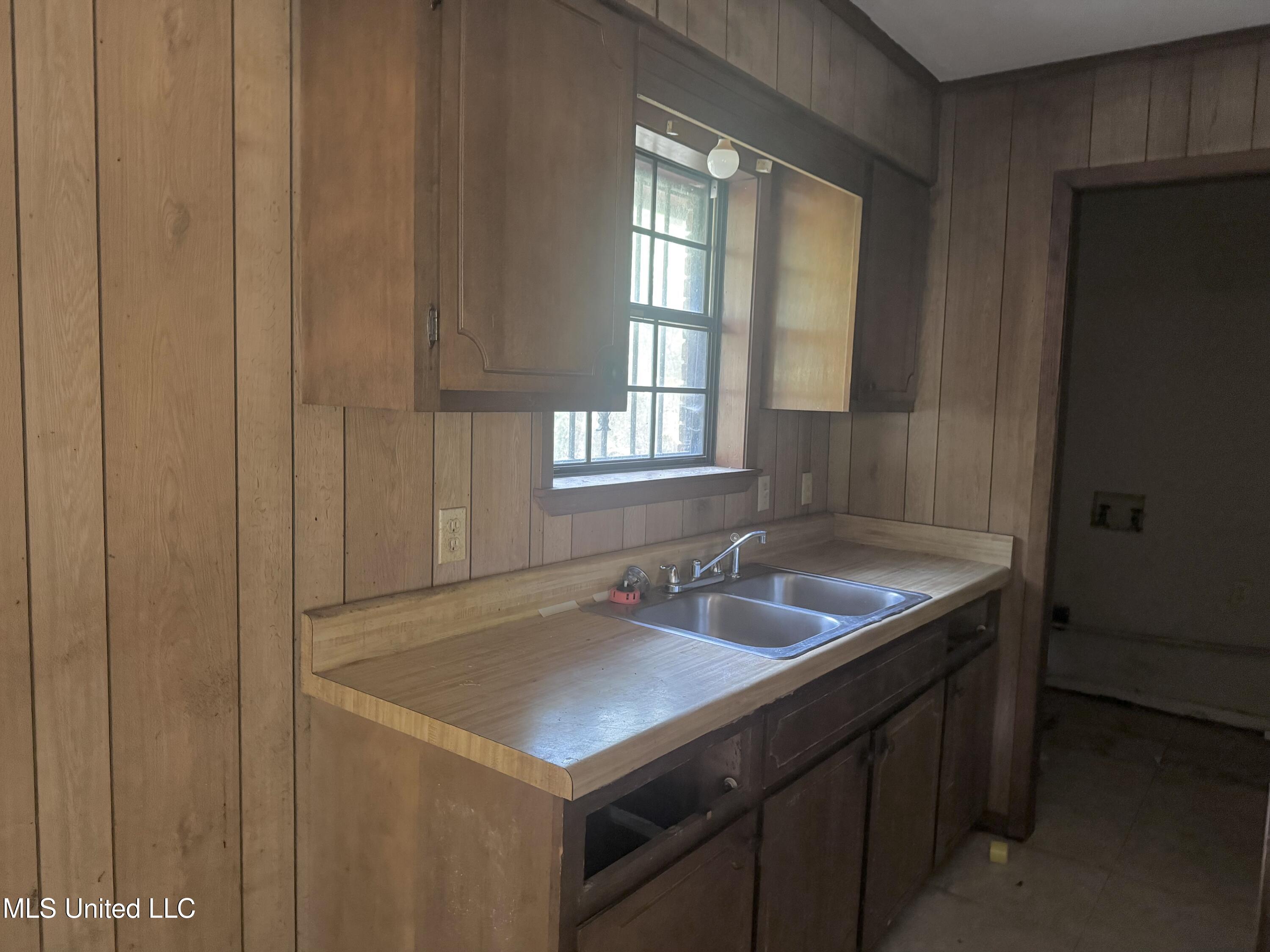 107 Orr Drive Property Photo 5