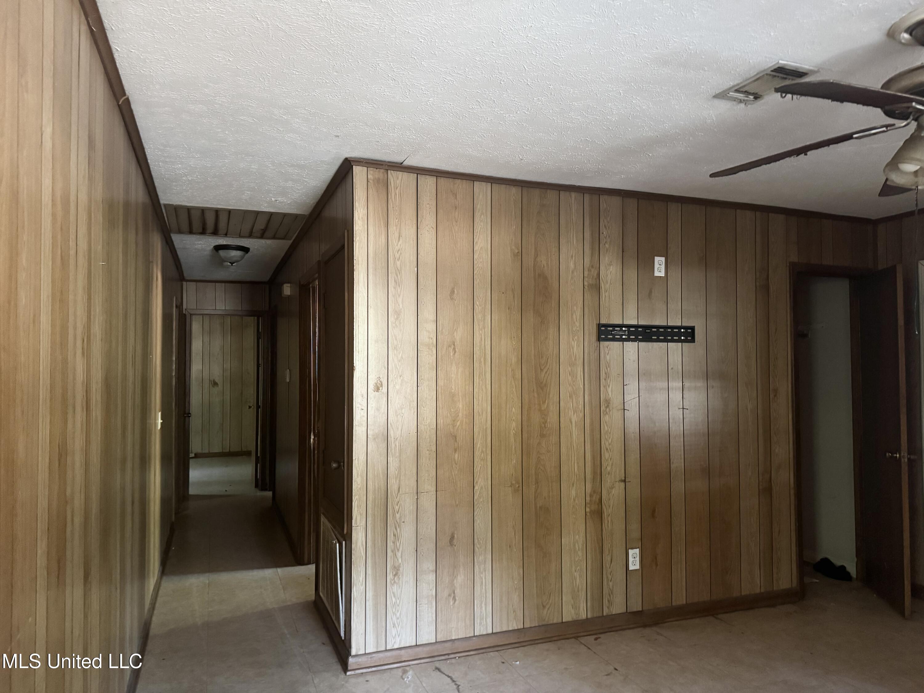 107 Orr Drive Property Photo 6