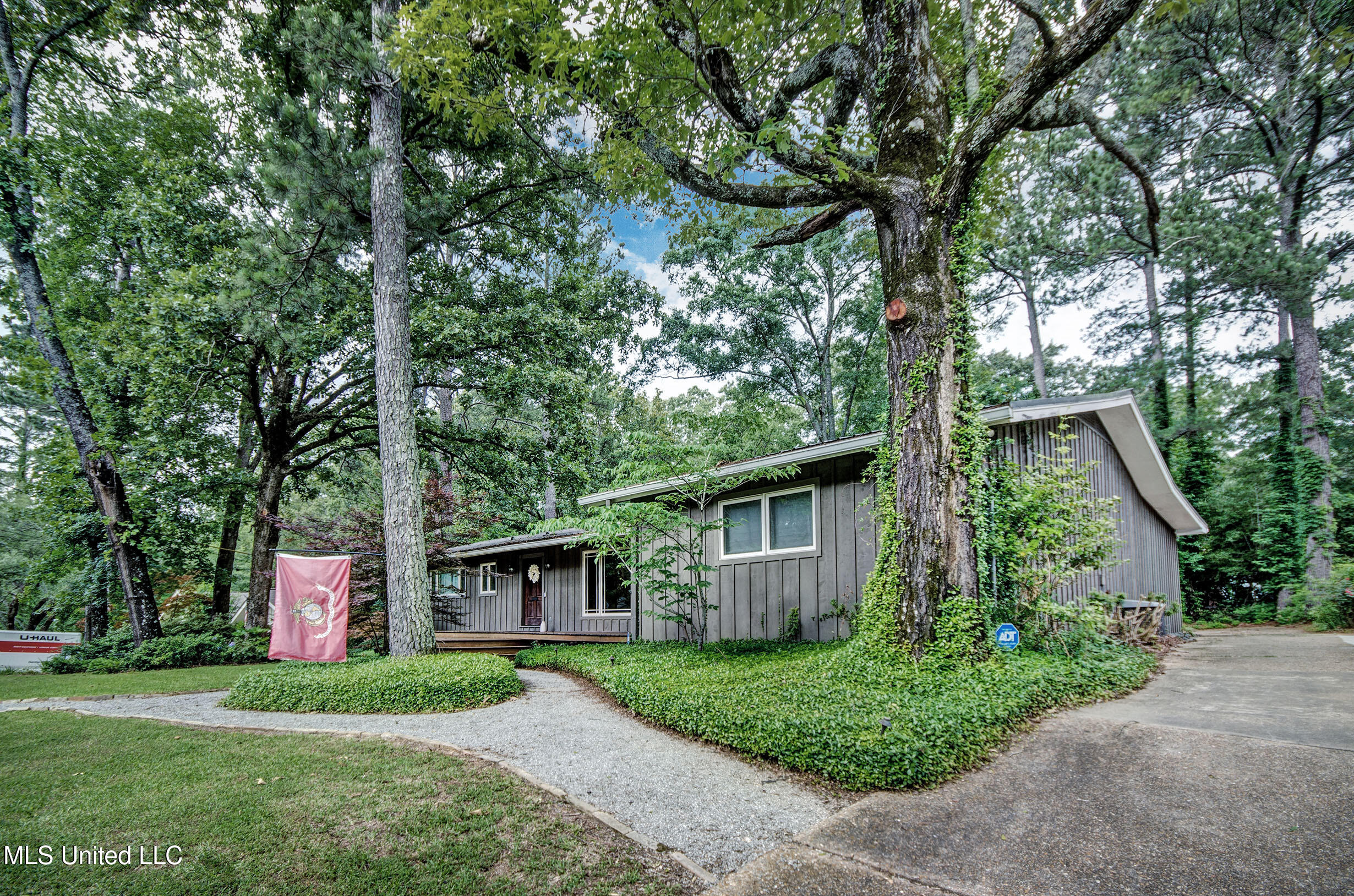 4441 Hickory Ridge Road Property Photo 3