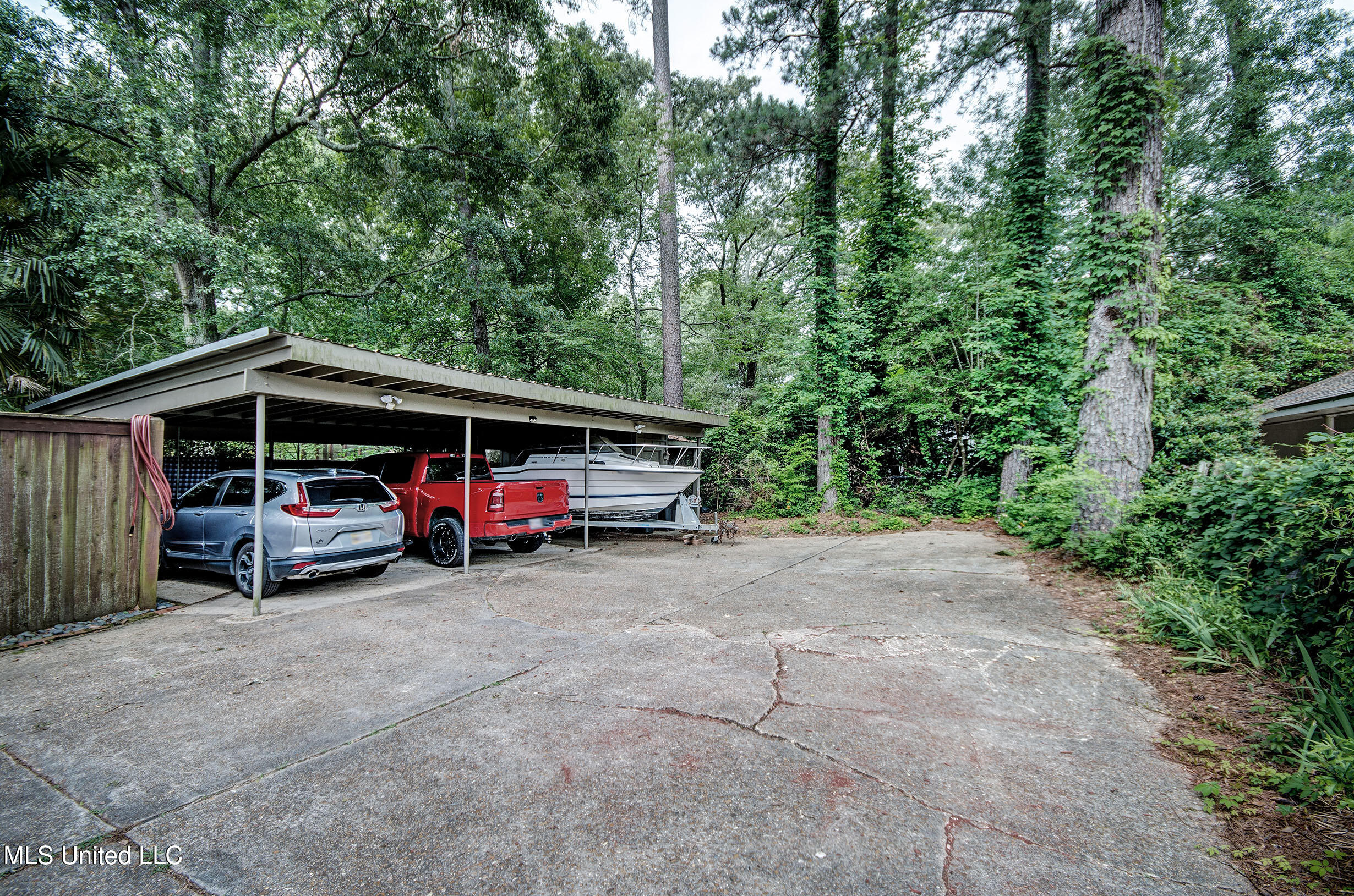 4441 Hickory Ridge Road Property Photo 4