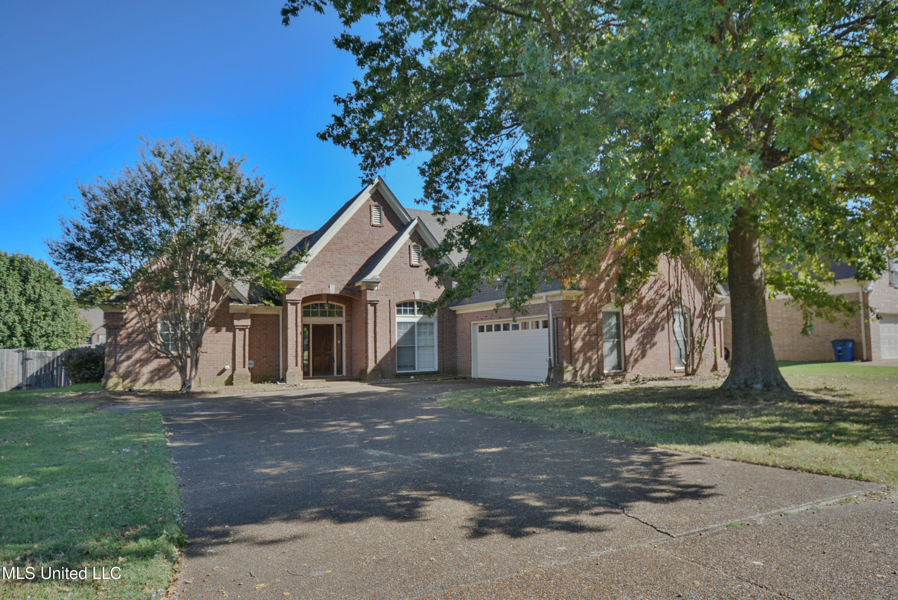 9354 Gee Gee Drive Property Photo 1