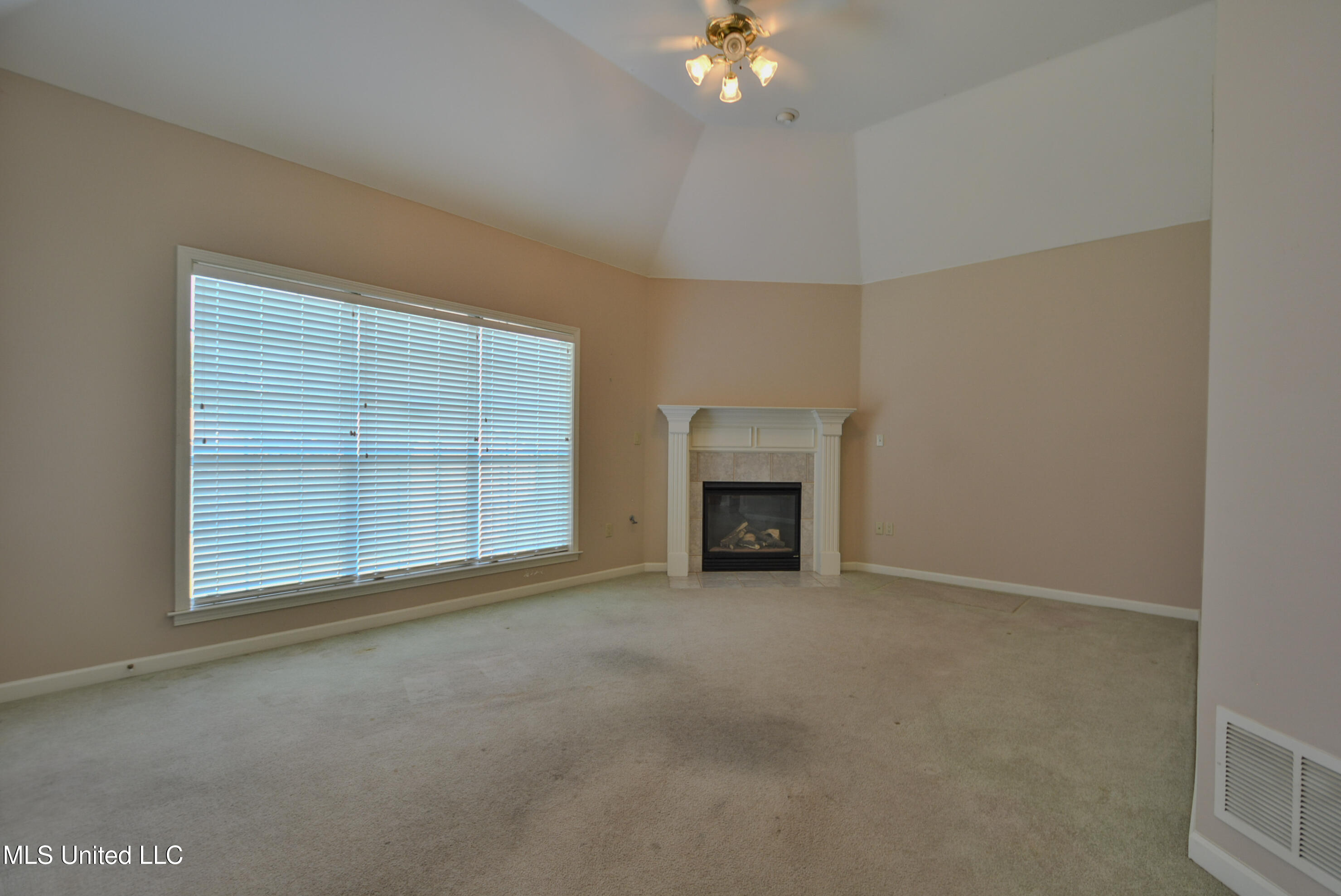 9354 Gee Gee Drive Property Photo 6