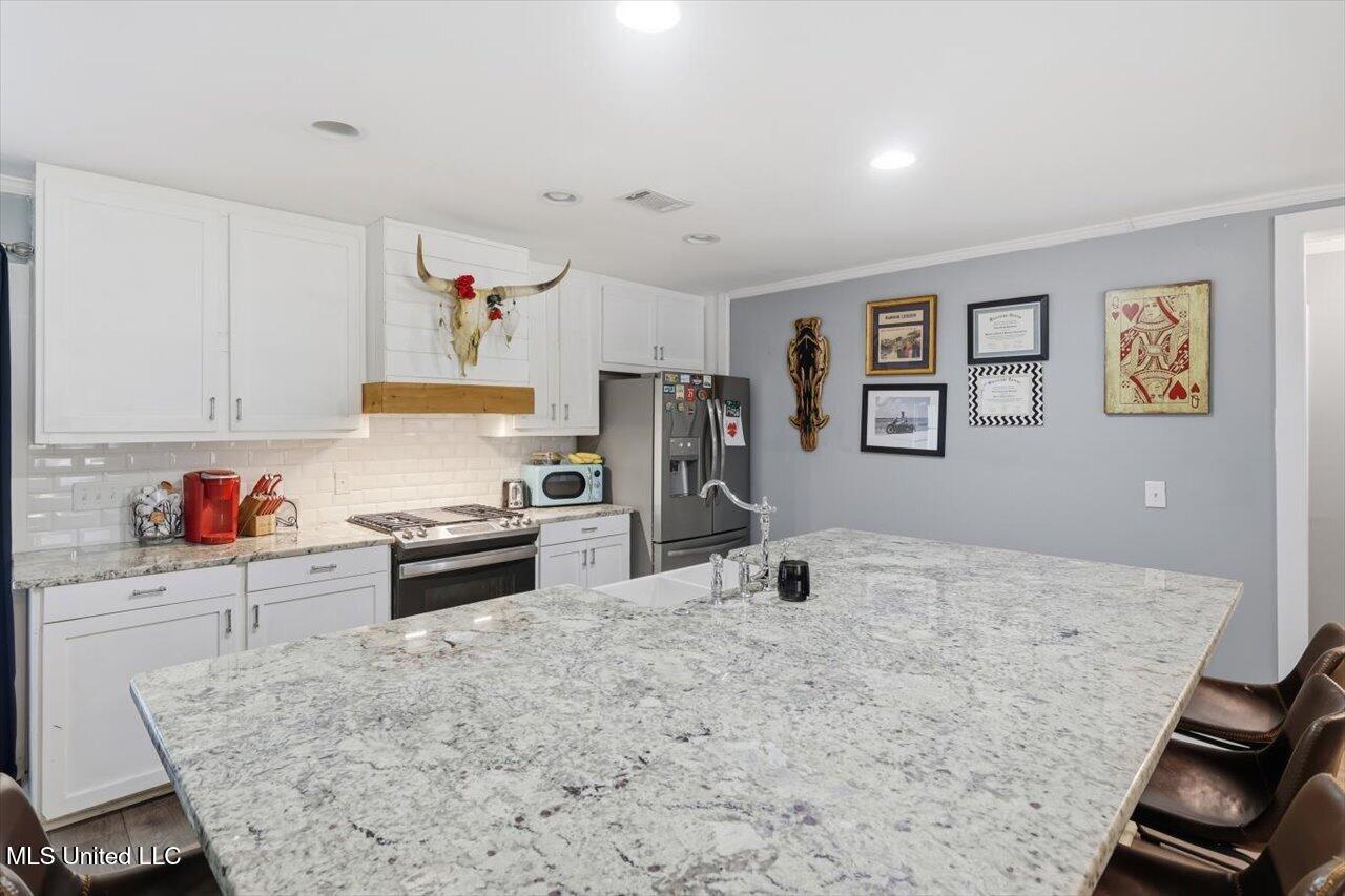 123 Woodgate Drive Property Photo 8