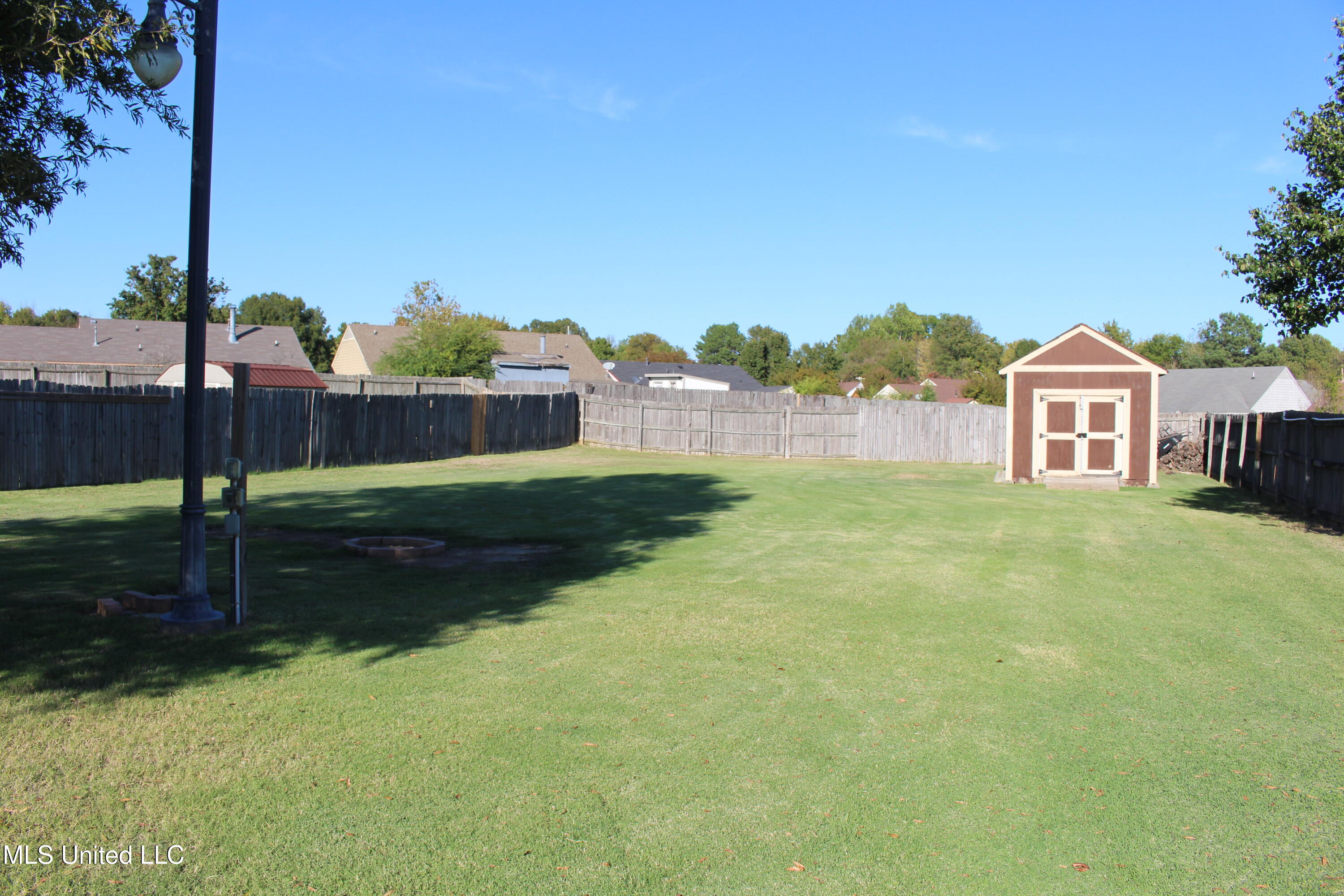 6266 Oak Circle Property Photo 2