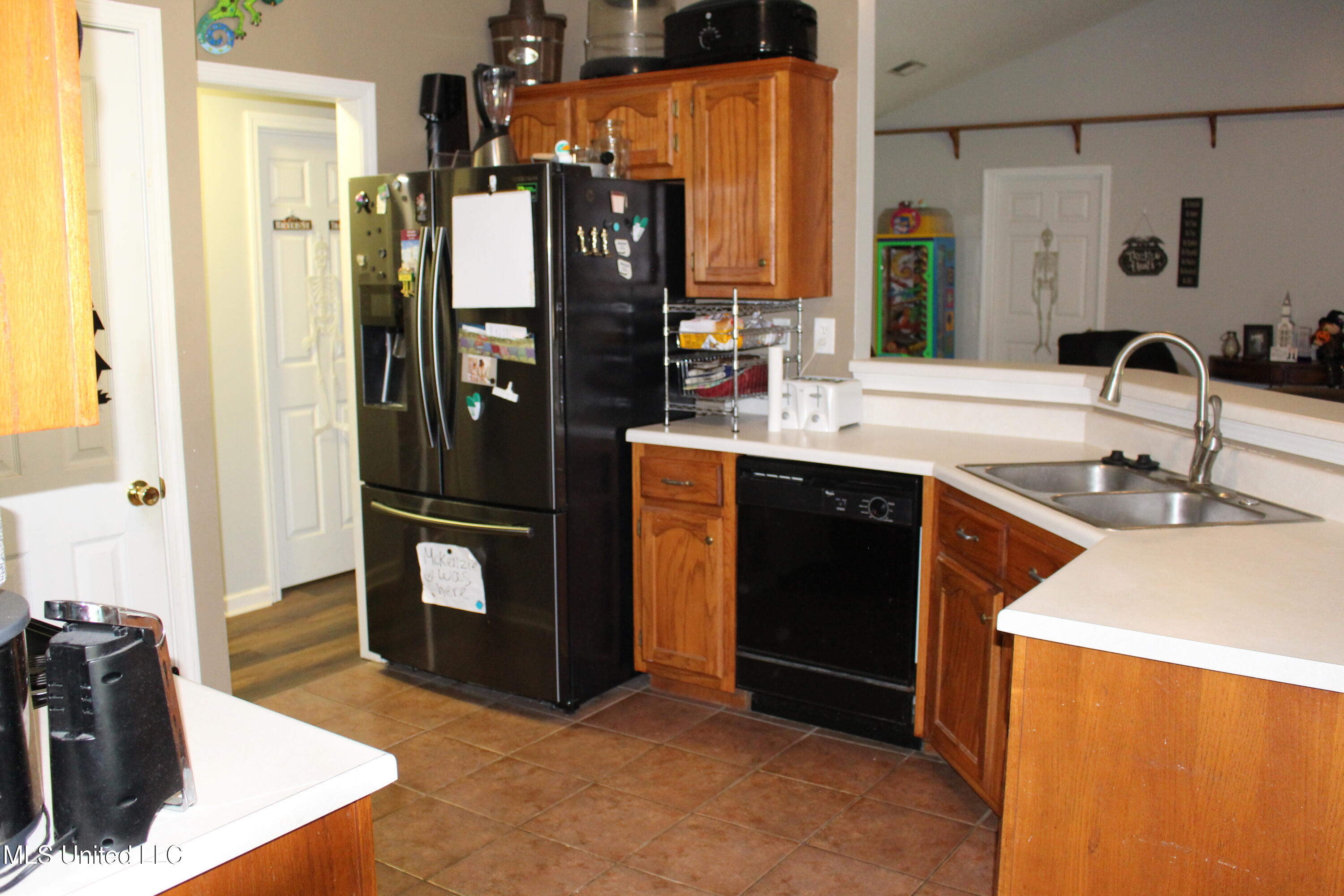 6266 Oak Circle Property Photo 7