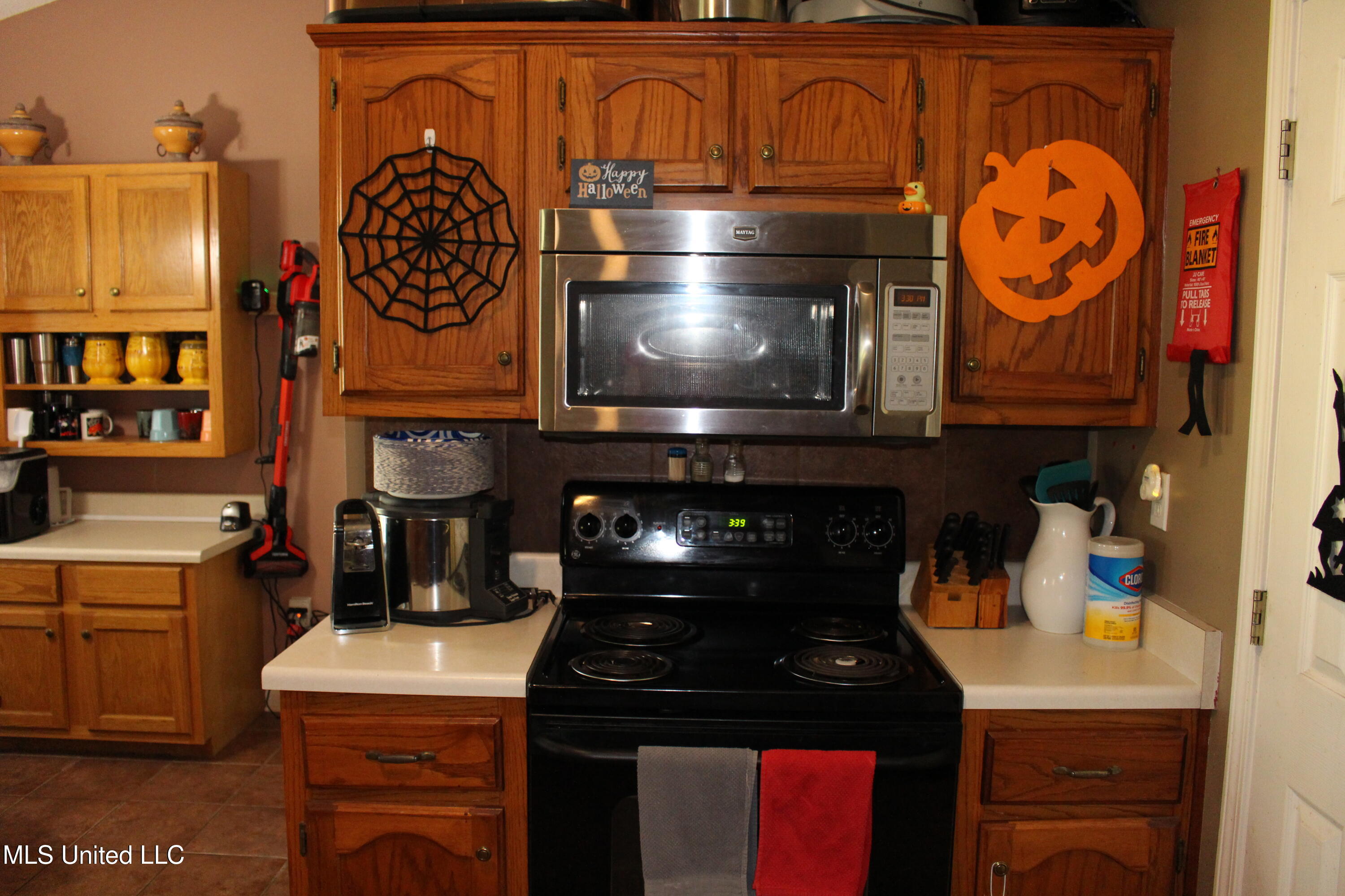 6266 Oak Circle Property Photo 8