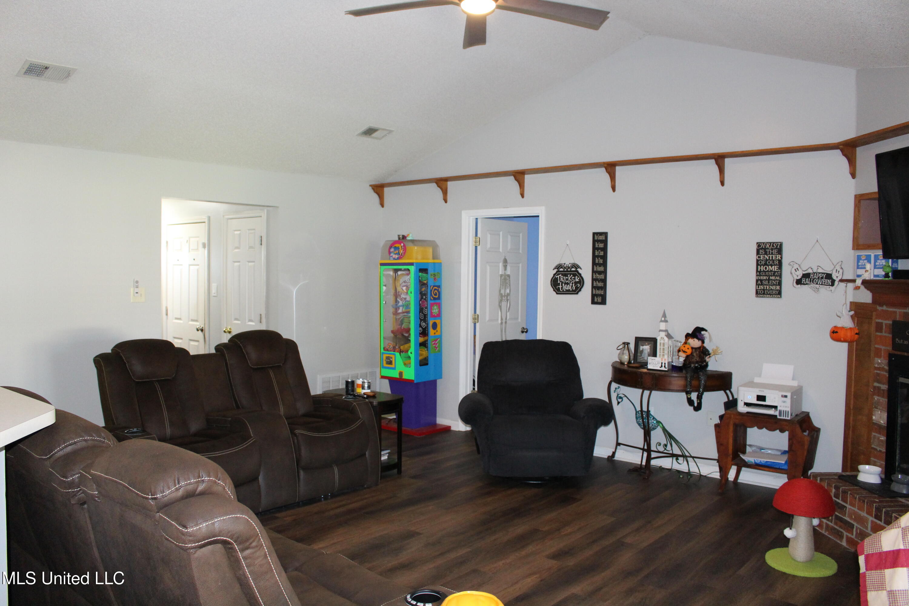 6266 Oak Circle Property Photo 12