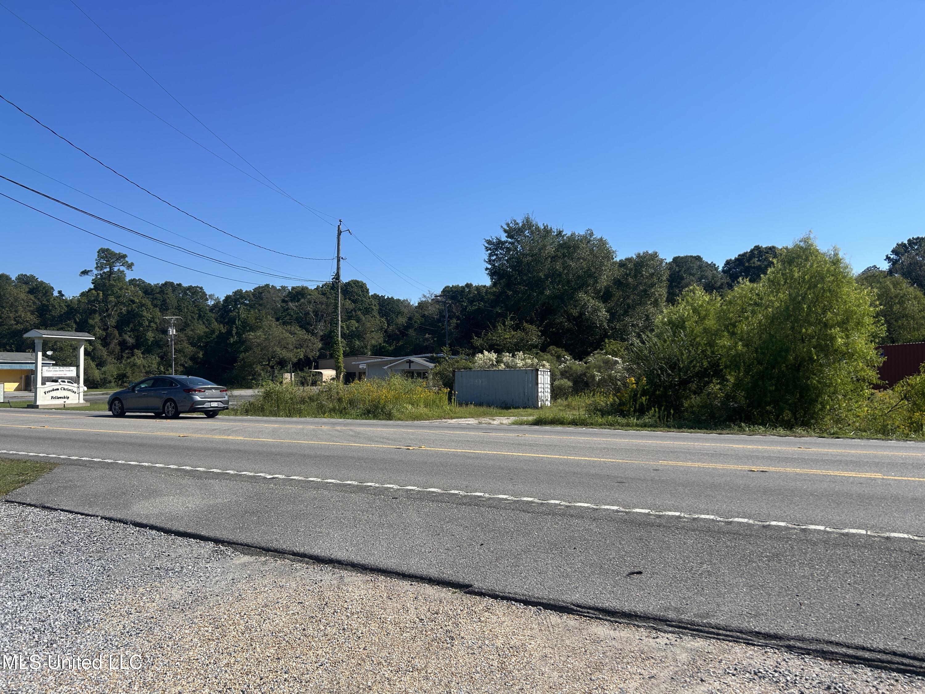 7324 Highway 613 Property Photo 3