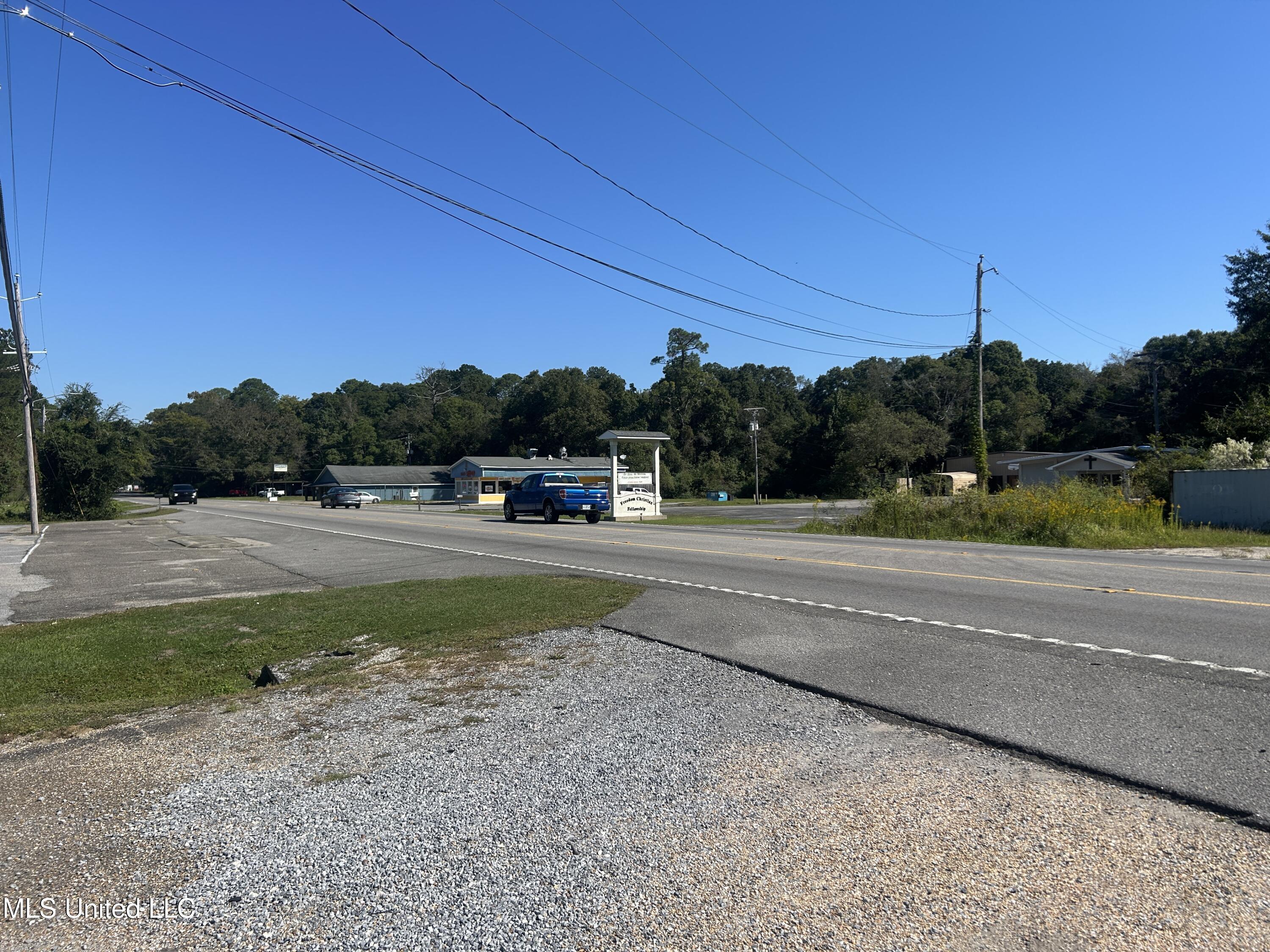 7324 Highway 613 Property Photo 4