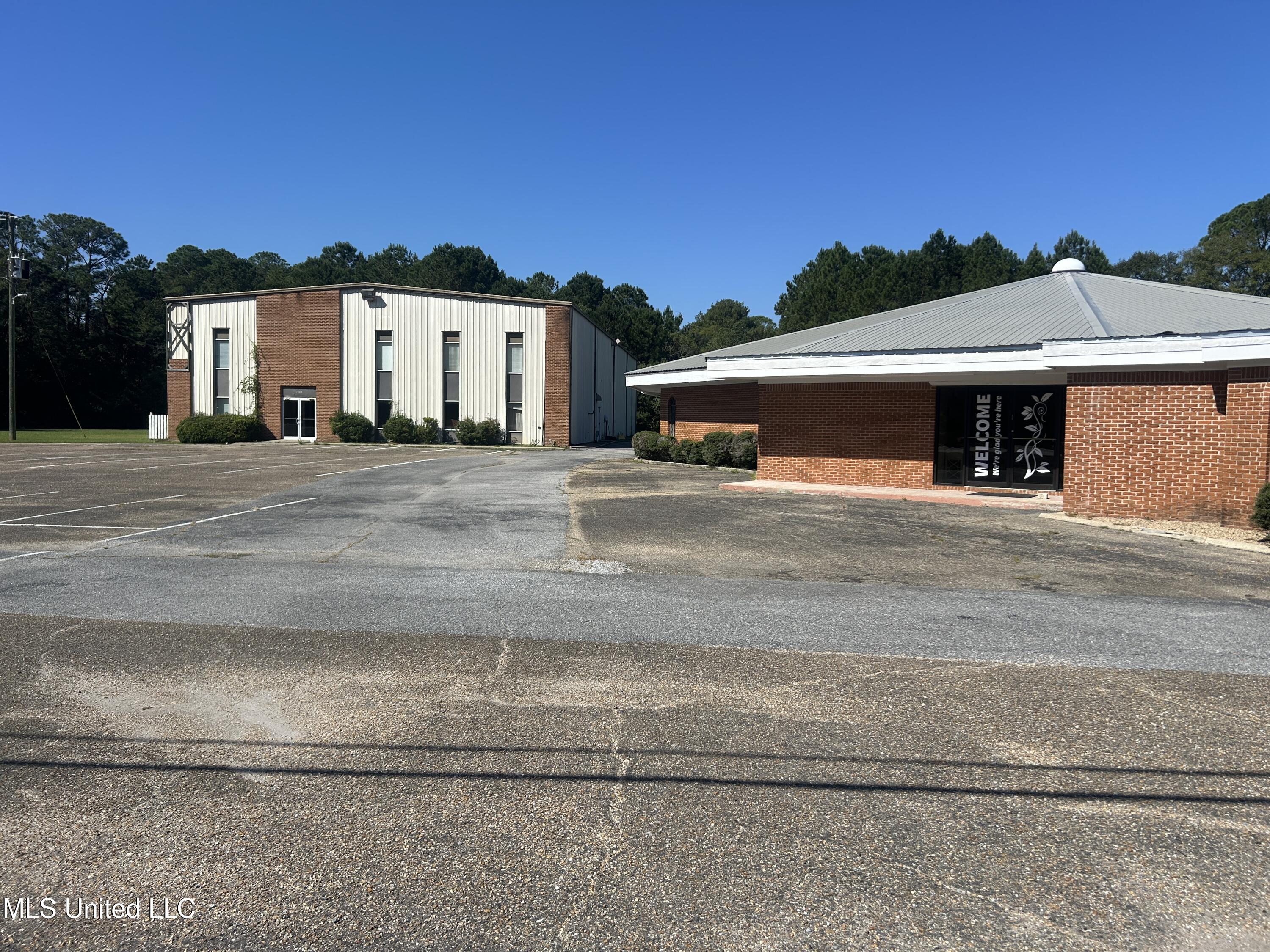 7324 Highway 613 Property Photo 5