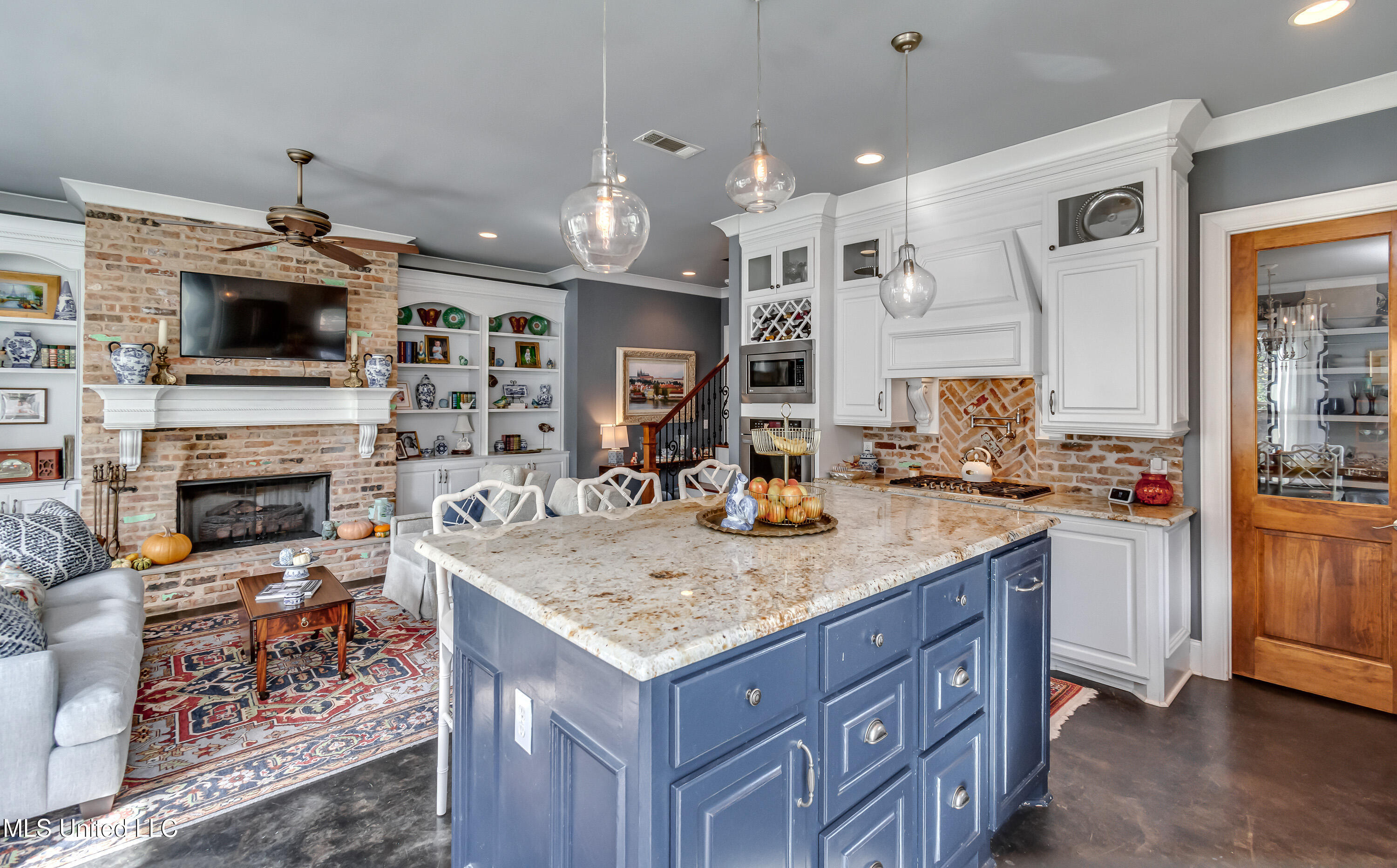 230 Arbor Trail Property Photo 5