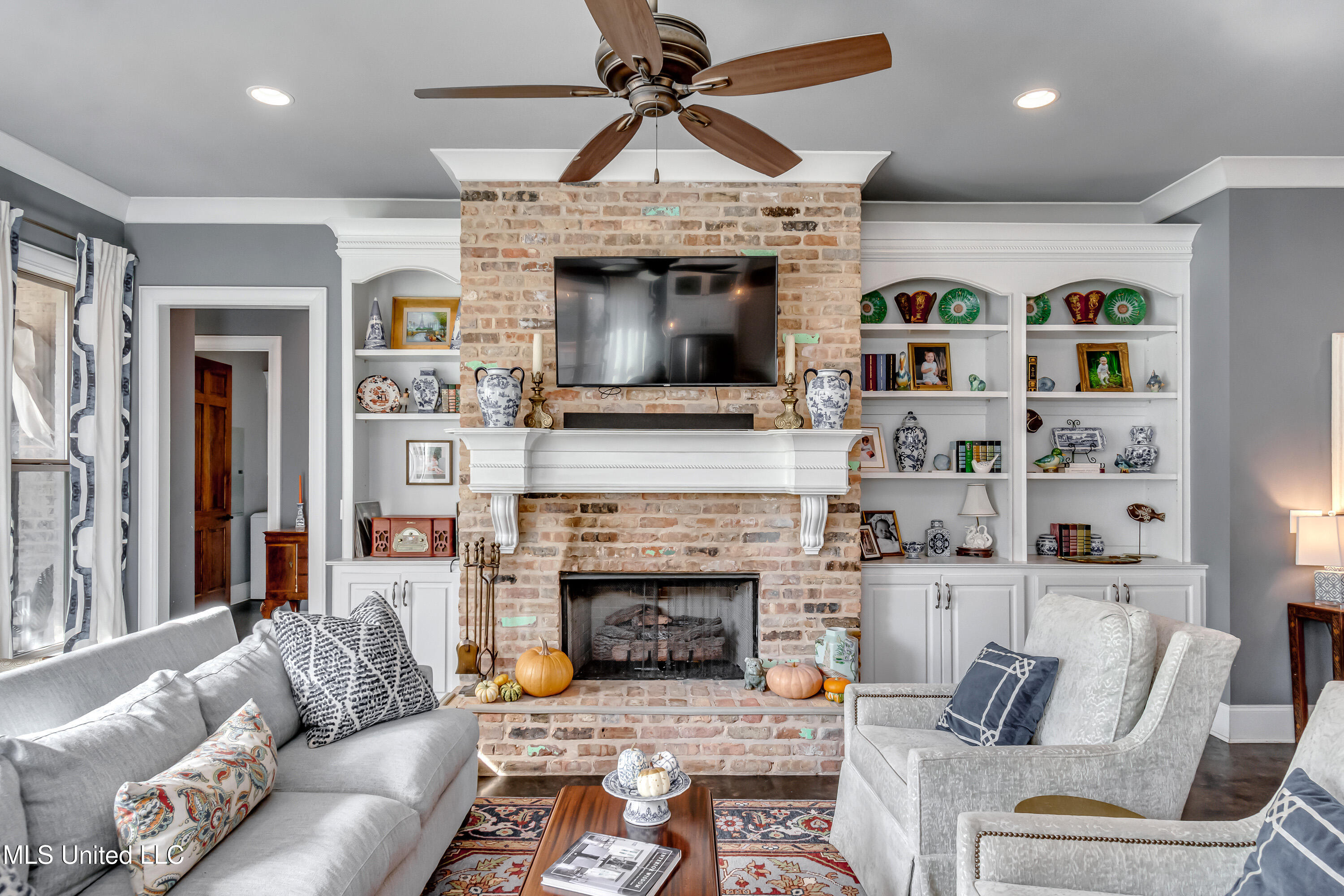 230 Arbor Trail Property Photo 7