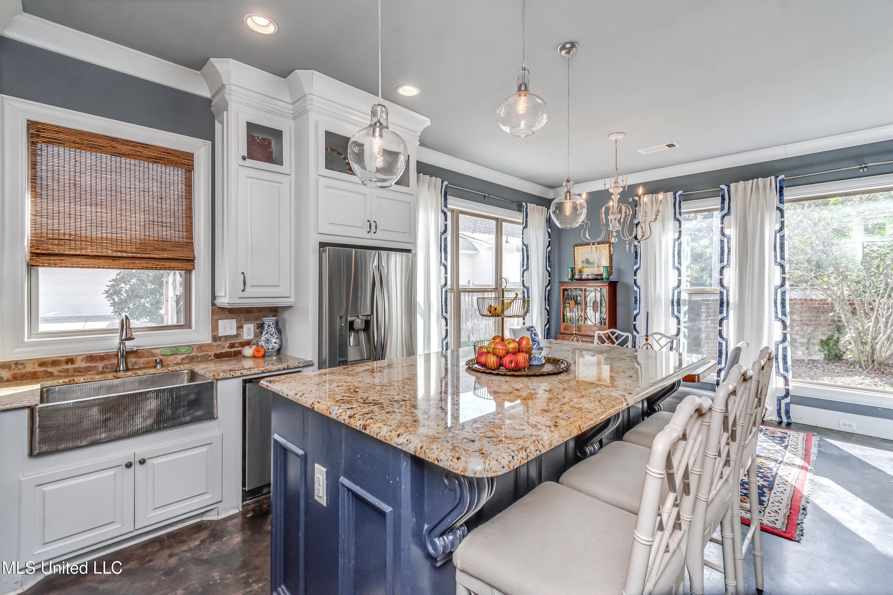 230 Arbor Trail Property Photo 8