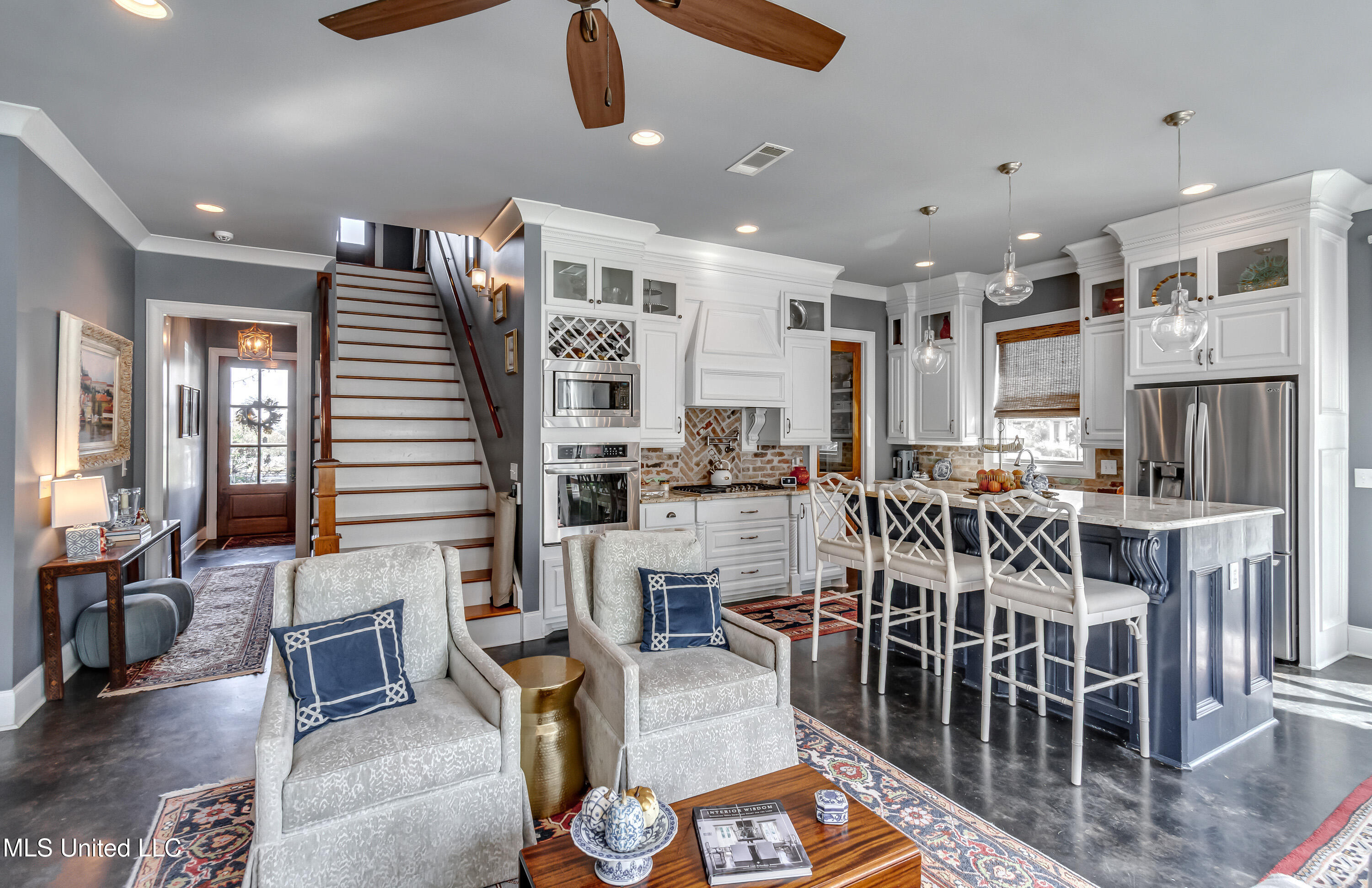 230 Arbor Trail Property Photo 11