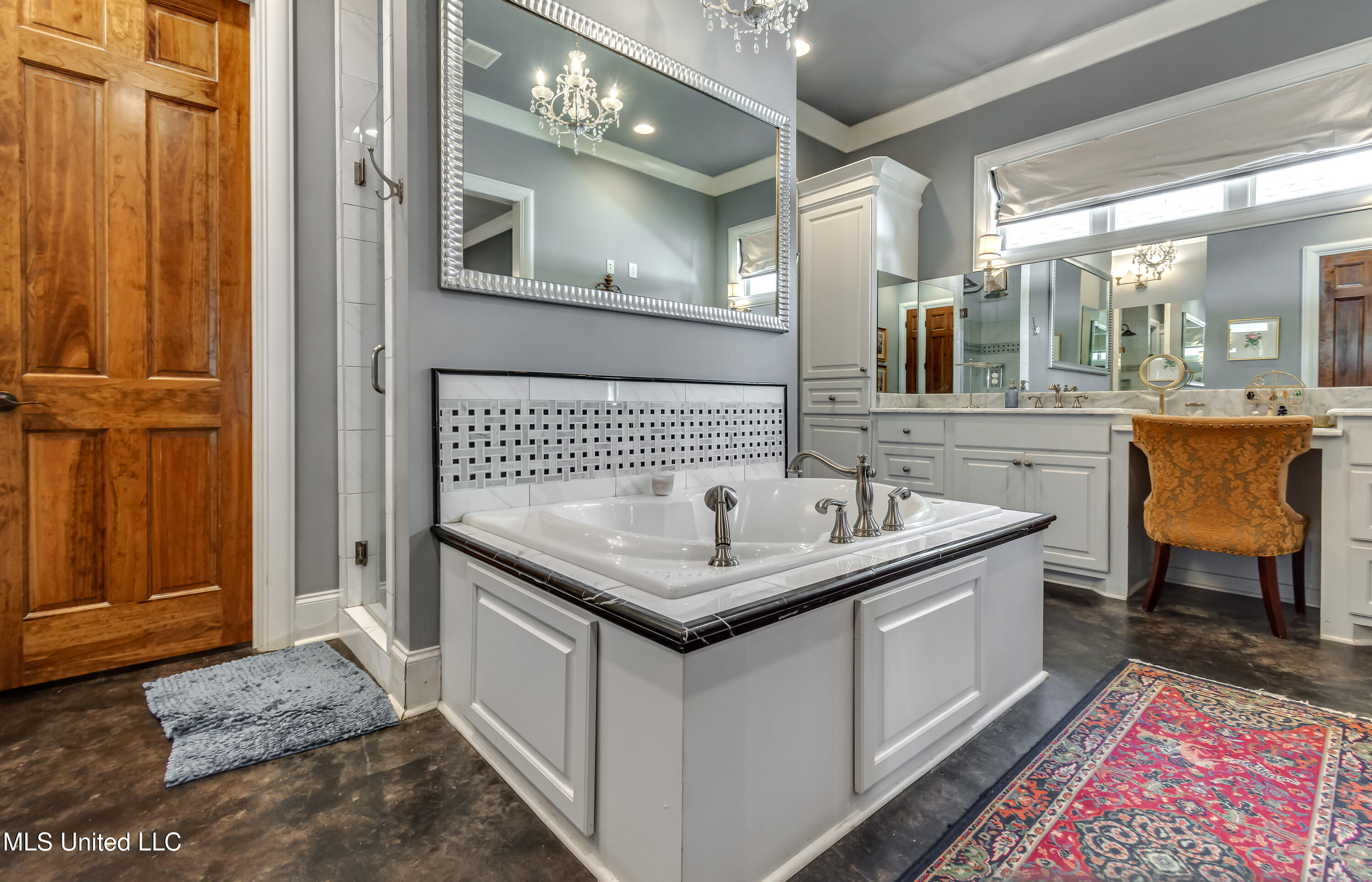 230 Arbor Trail Property Photo 18