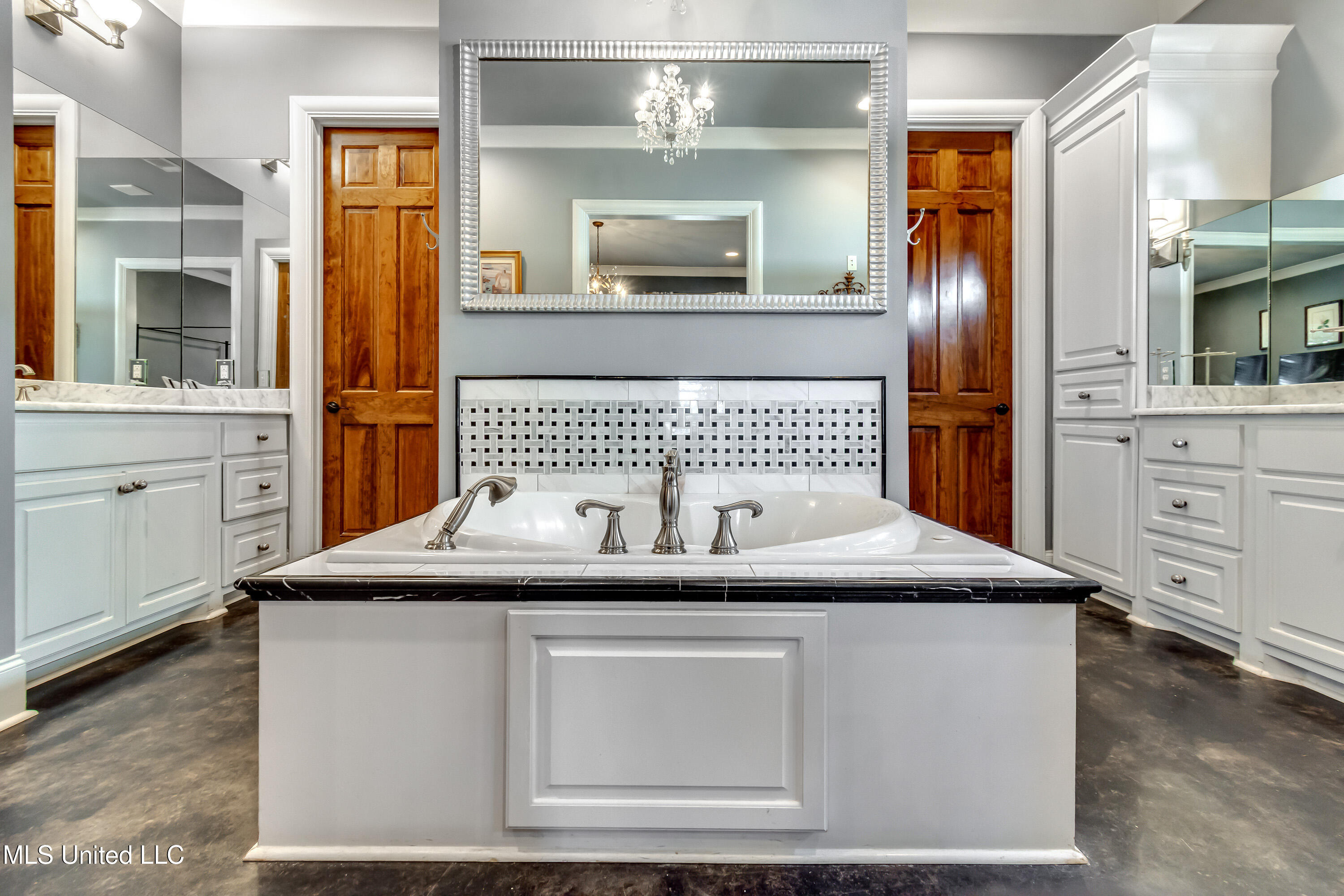 230 Arbor Trail Property Photo 20